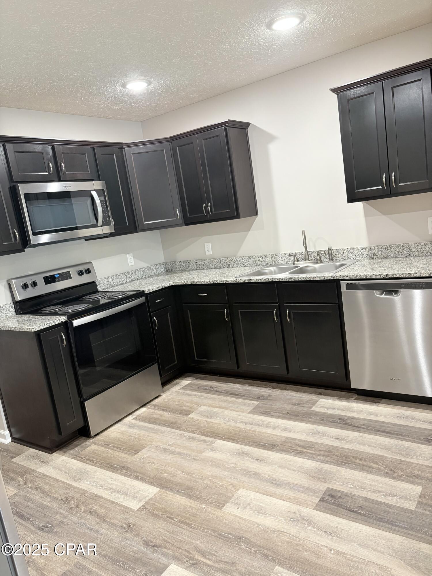 Image 2 For 810 25th Street