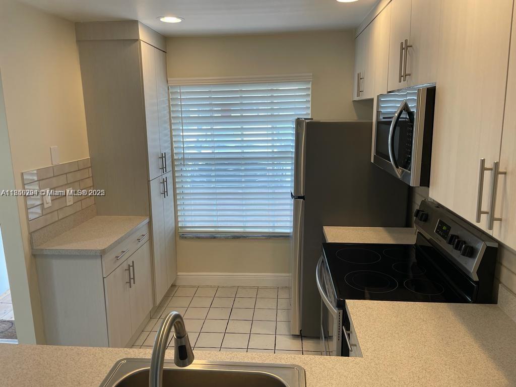 Property photo # 9