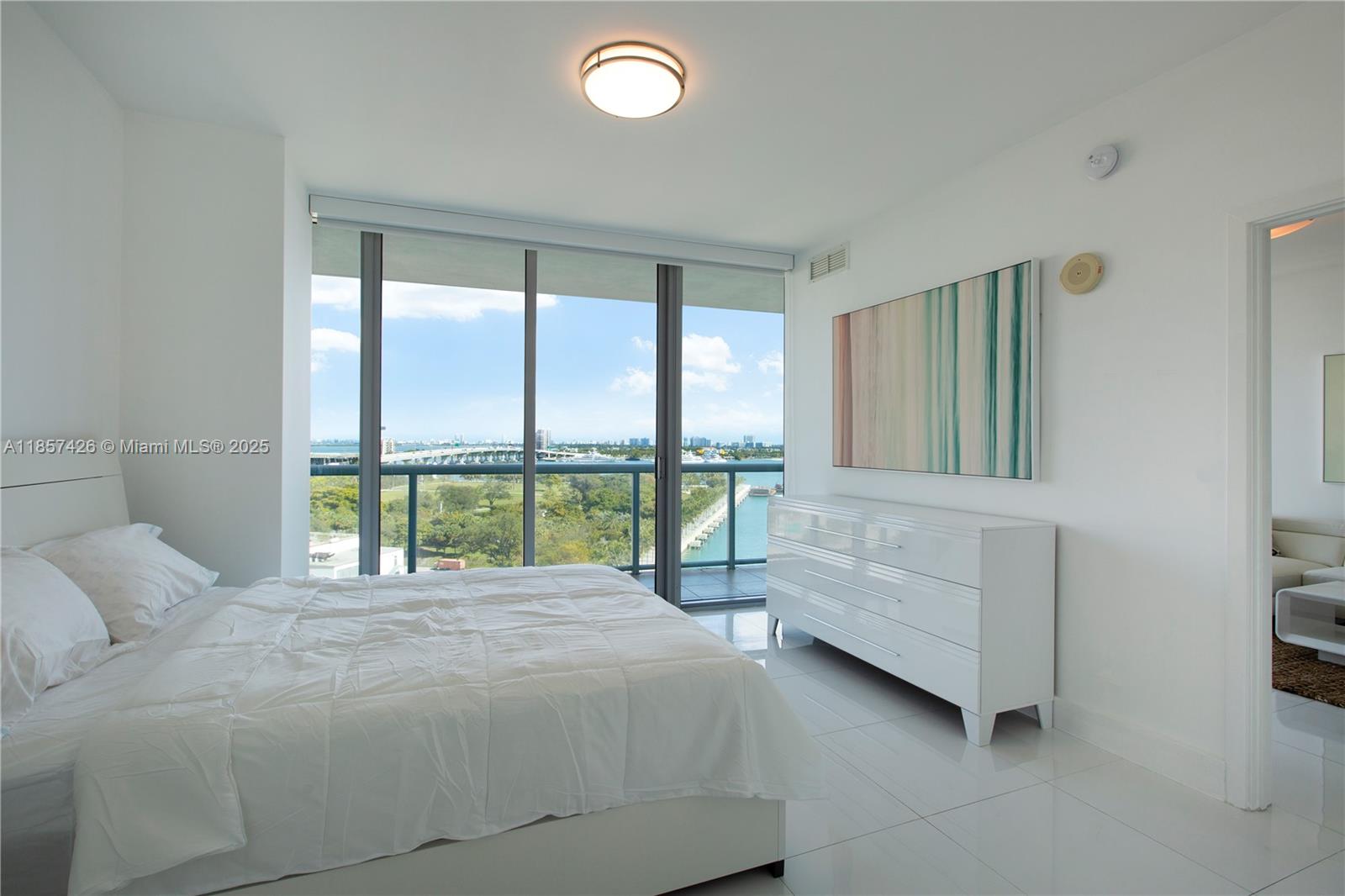 888 Biscayne Blvd #1010, Miami FL 33132