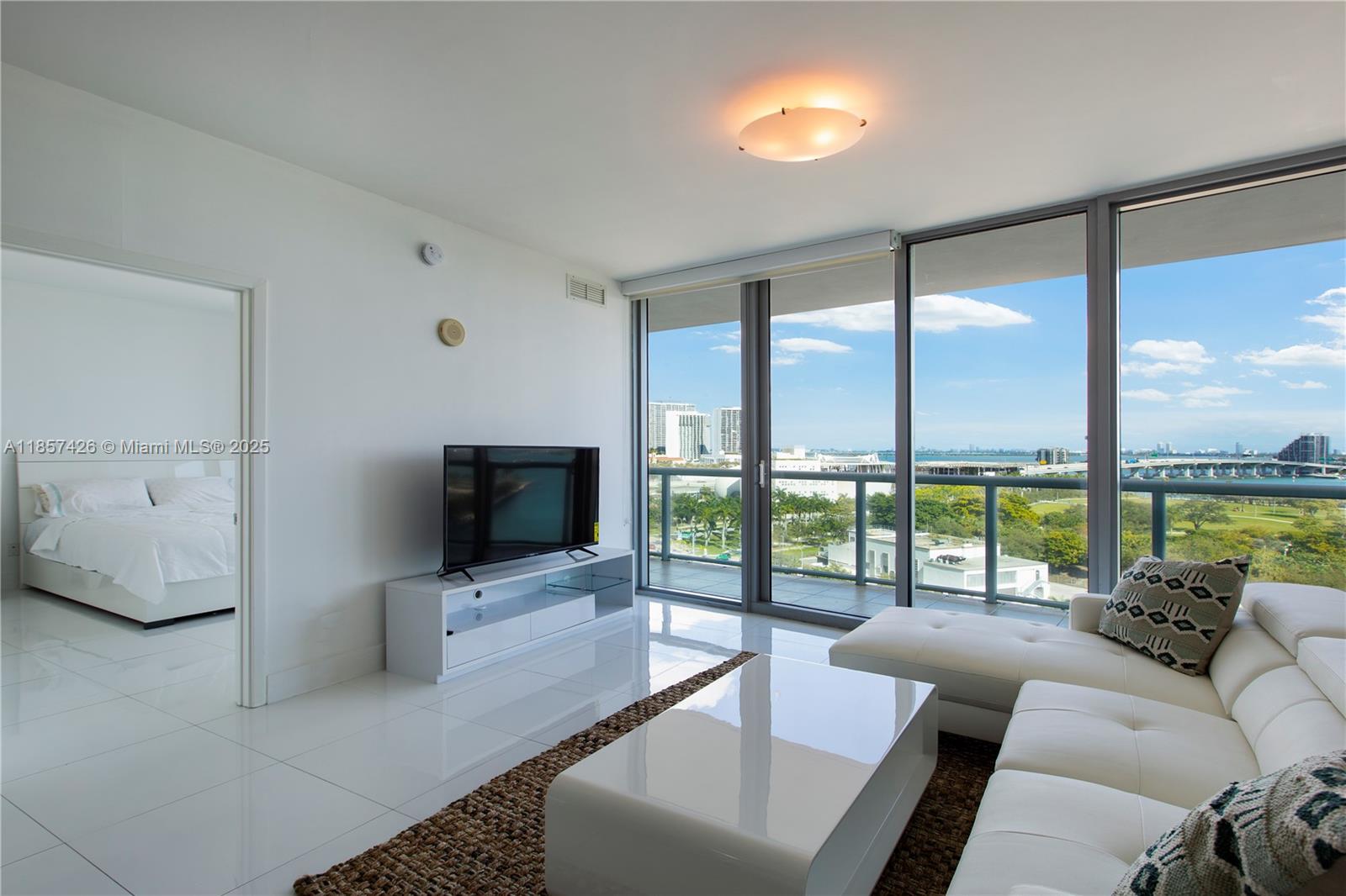 888 Biscayne Blvd #1010, Miami FL 33132