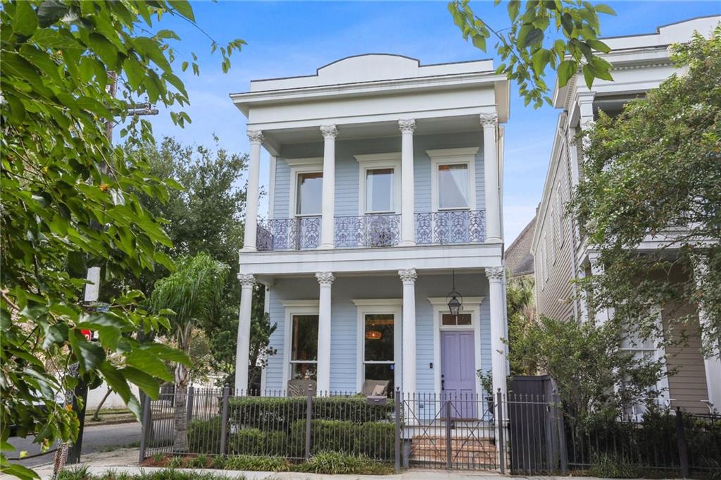 1233 ST. MARY Street