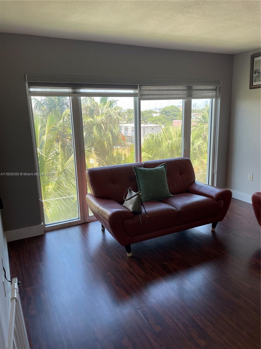 1475 SW 8th St 403