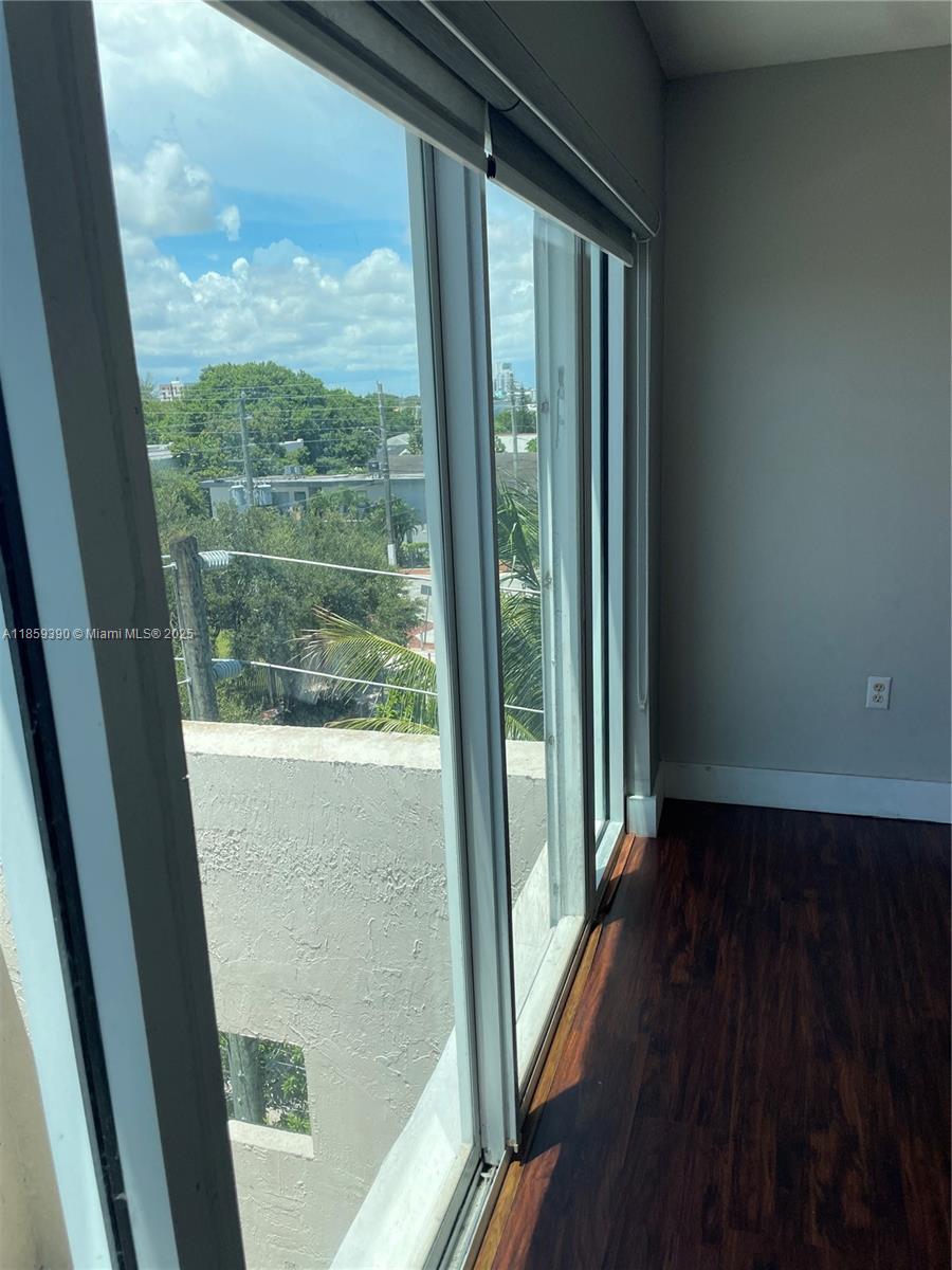 1475 SW 8th St 403