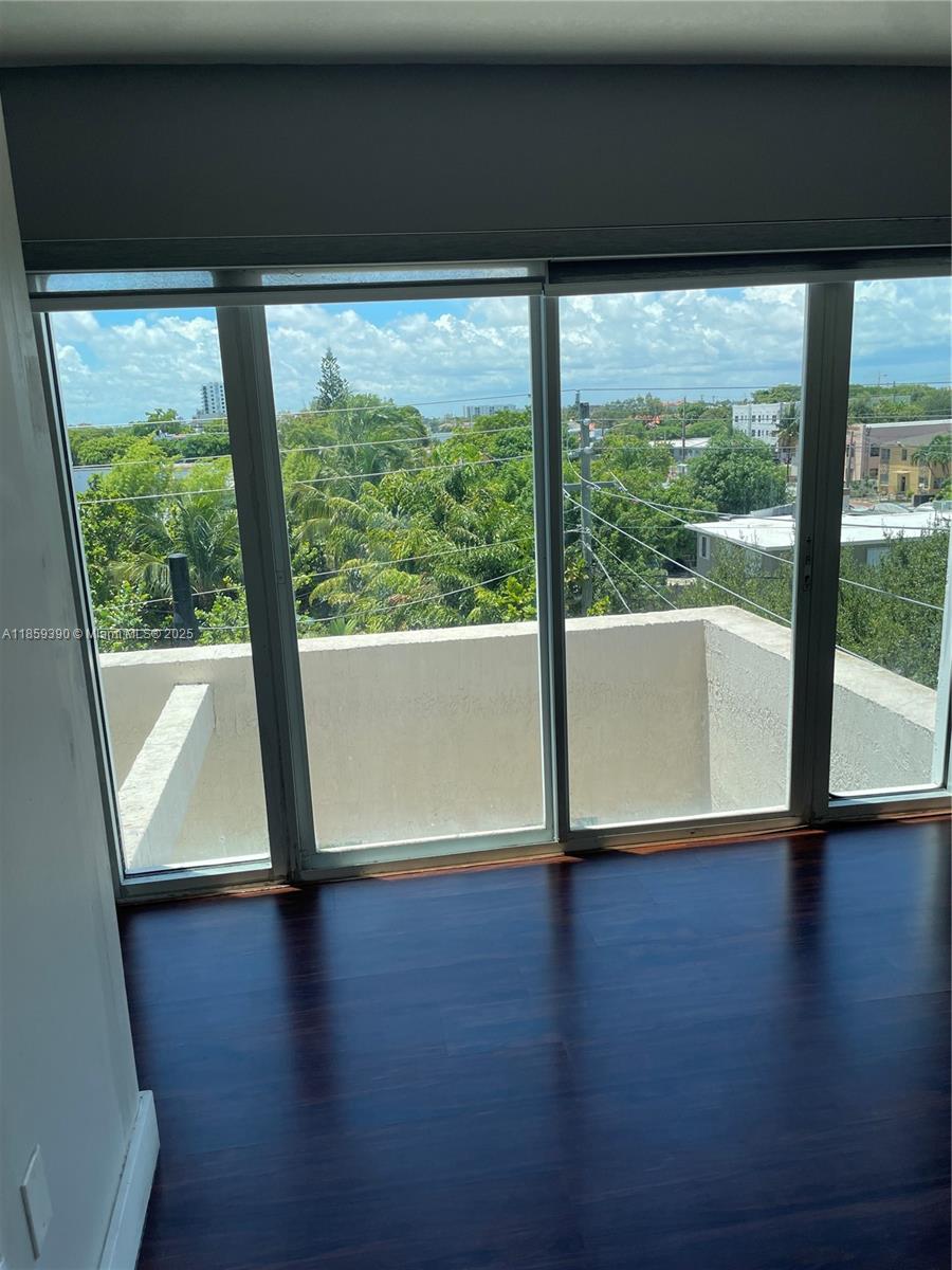 1475 SW 8th St 403