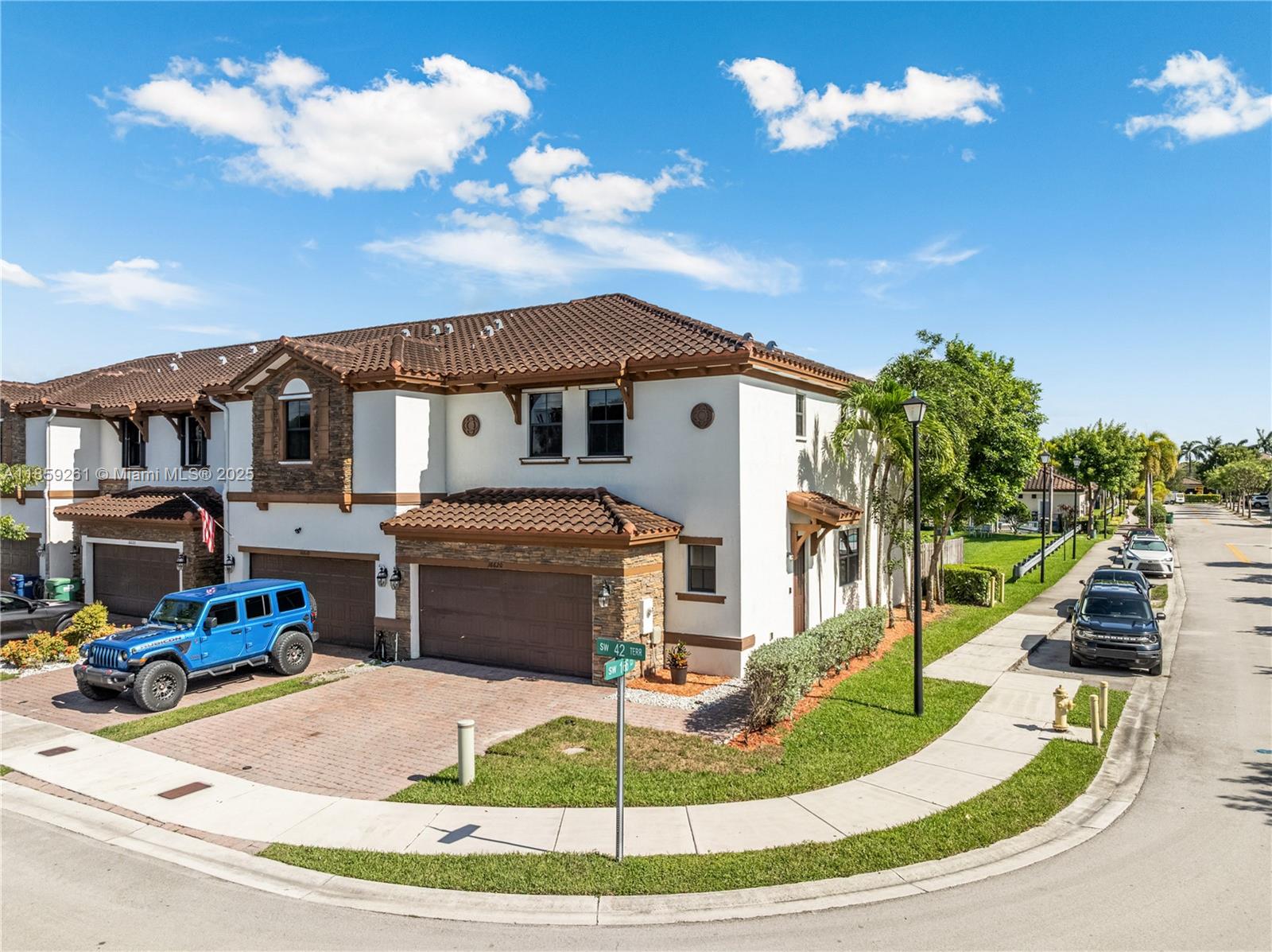 Century Townhomes At Bird
