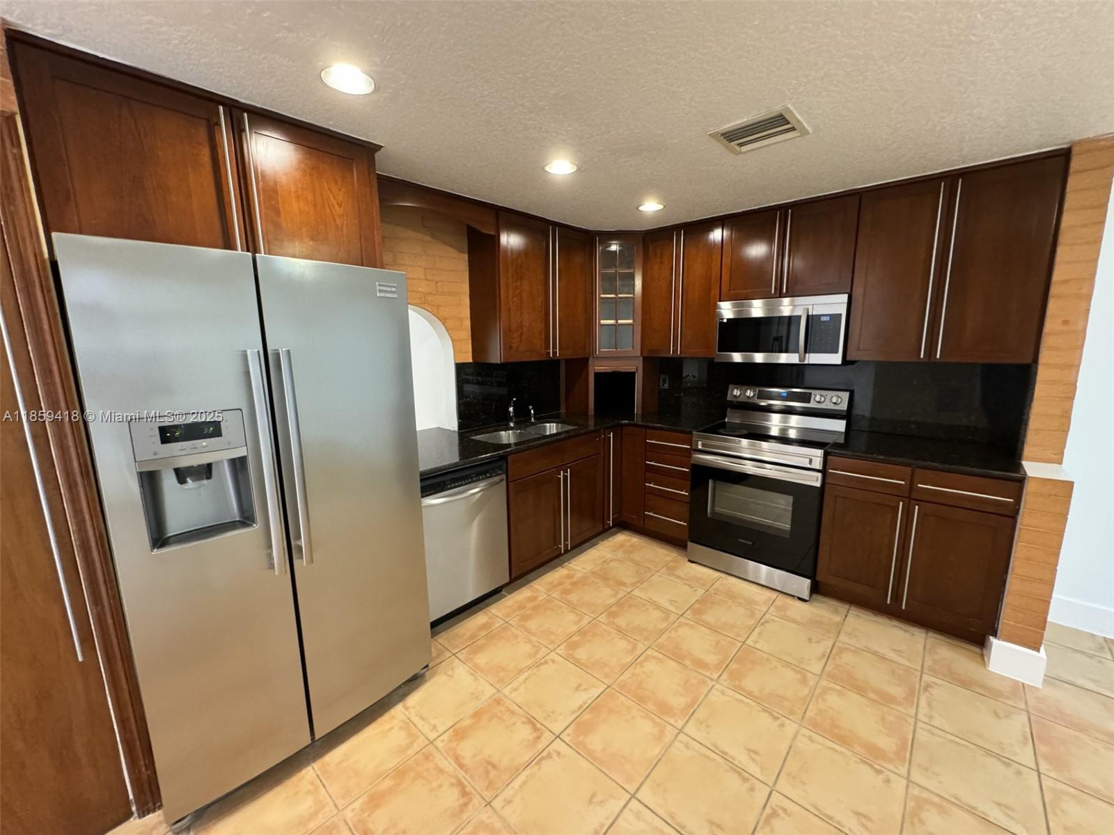 Property photo # 6
