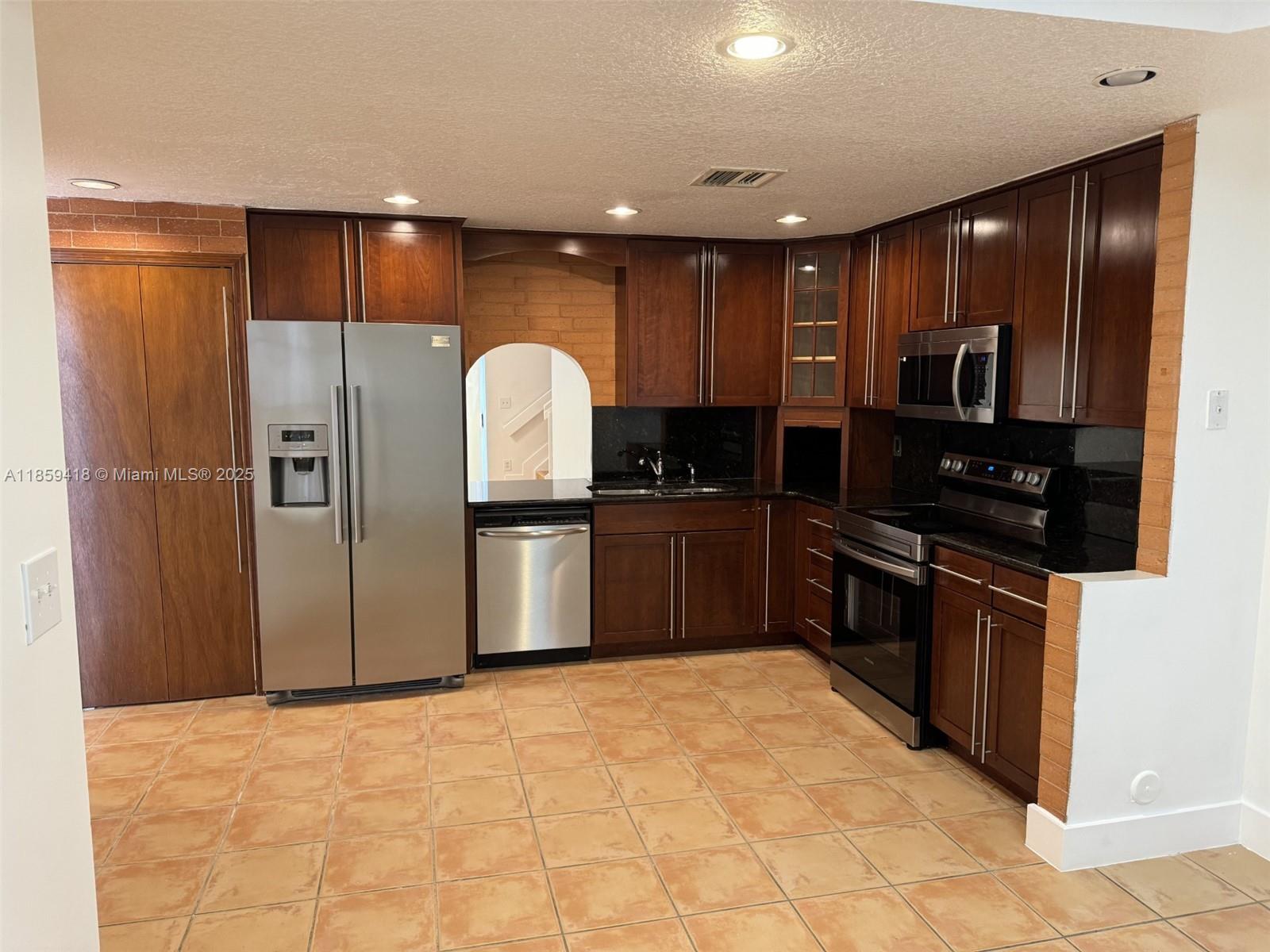 Property photo # 9