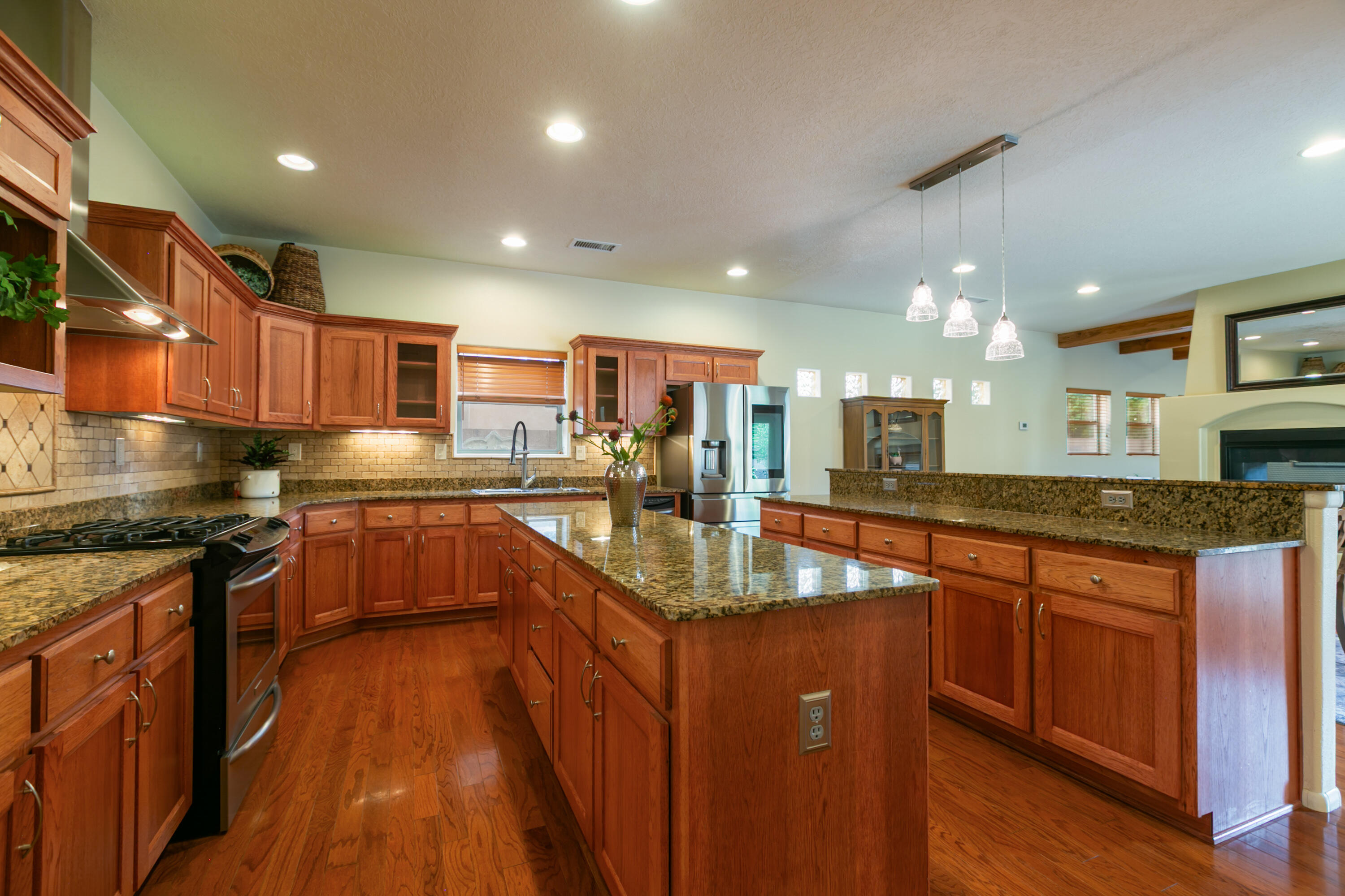 6209 ESCOVIEL Street NW 