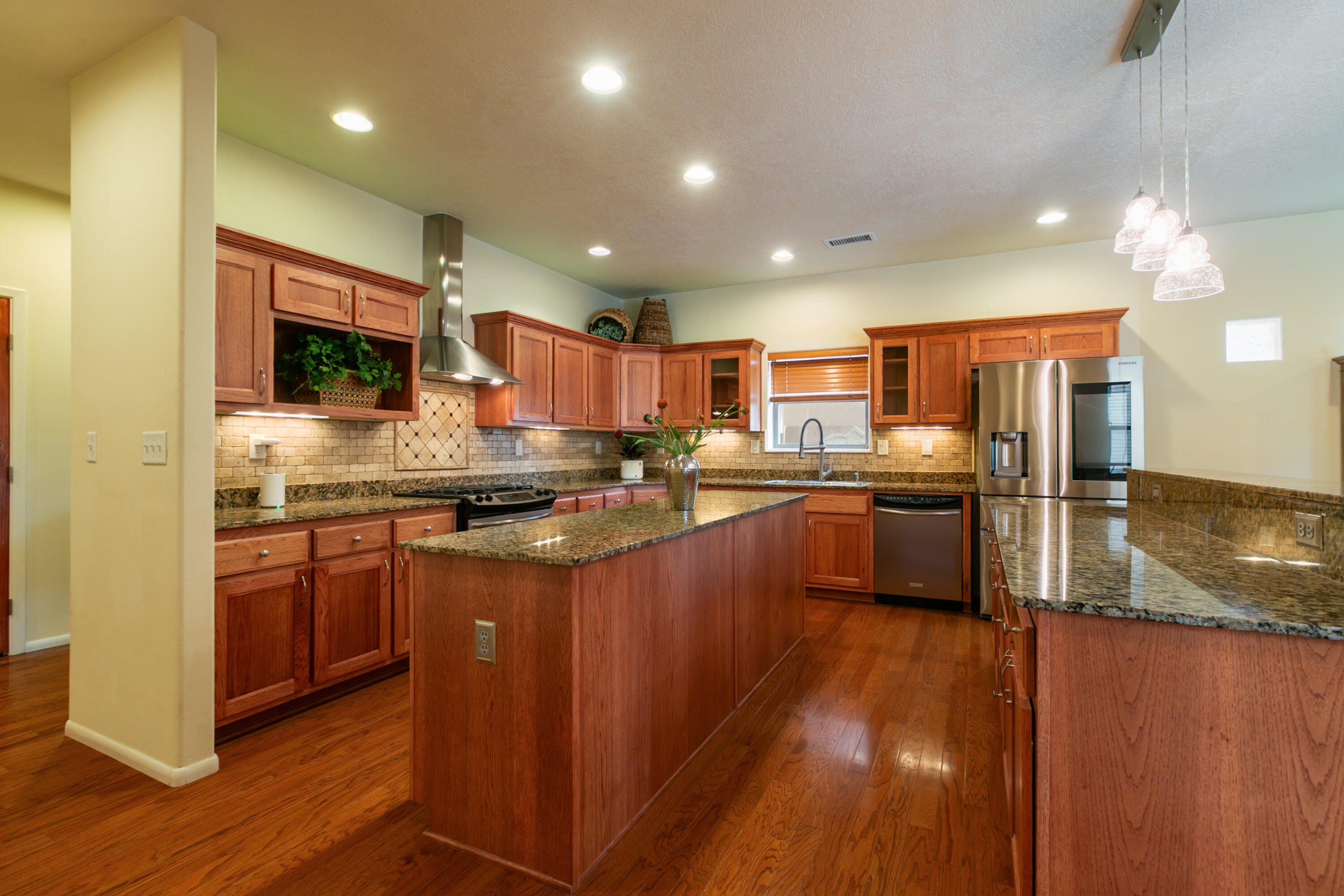 6209 ESCOVIEL Street NW 