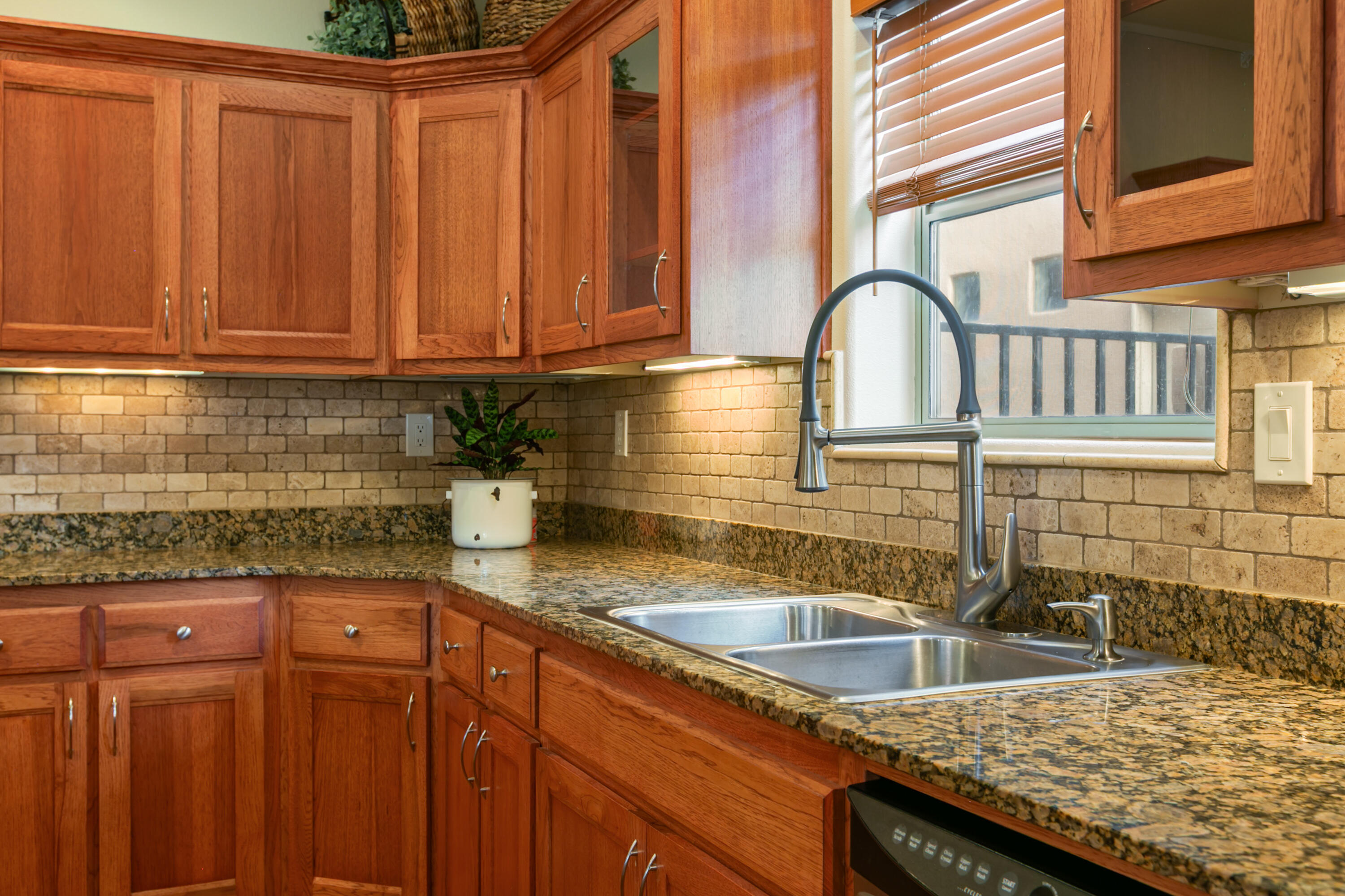 6209 ESCOVIEL Street NW 