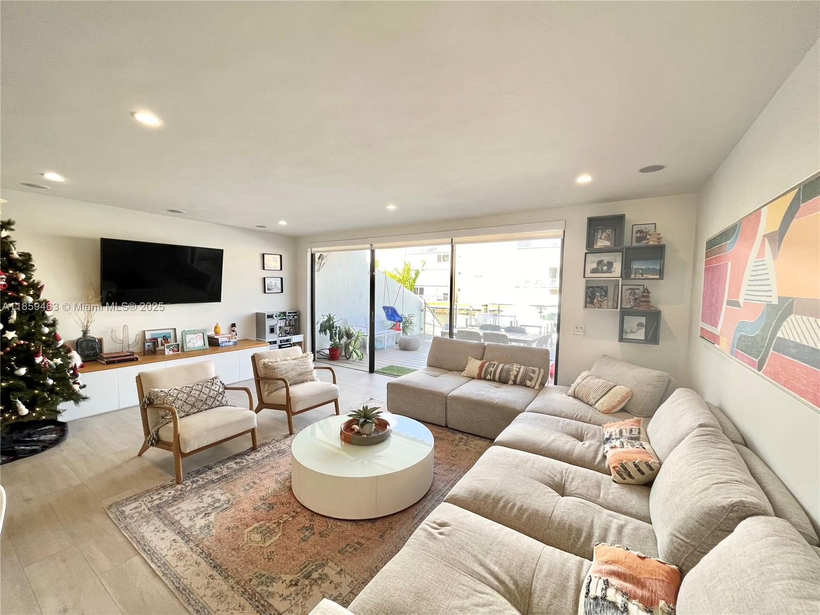 Property photo # 9
