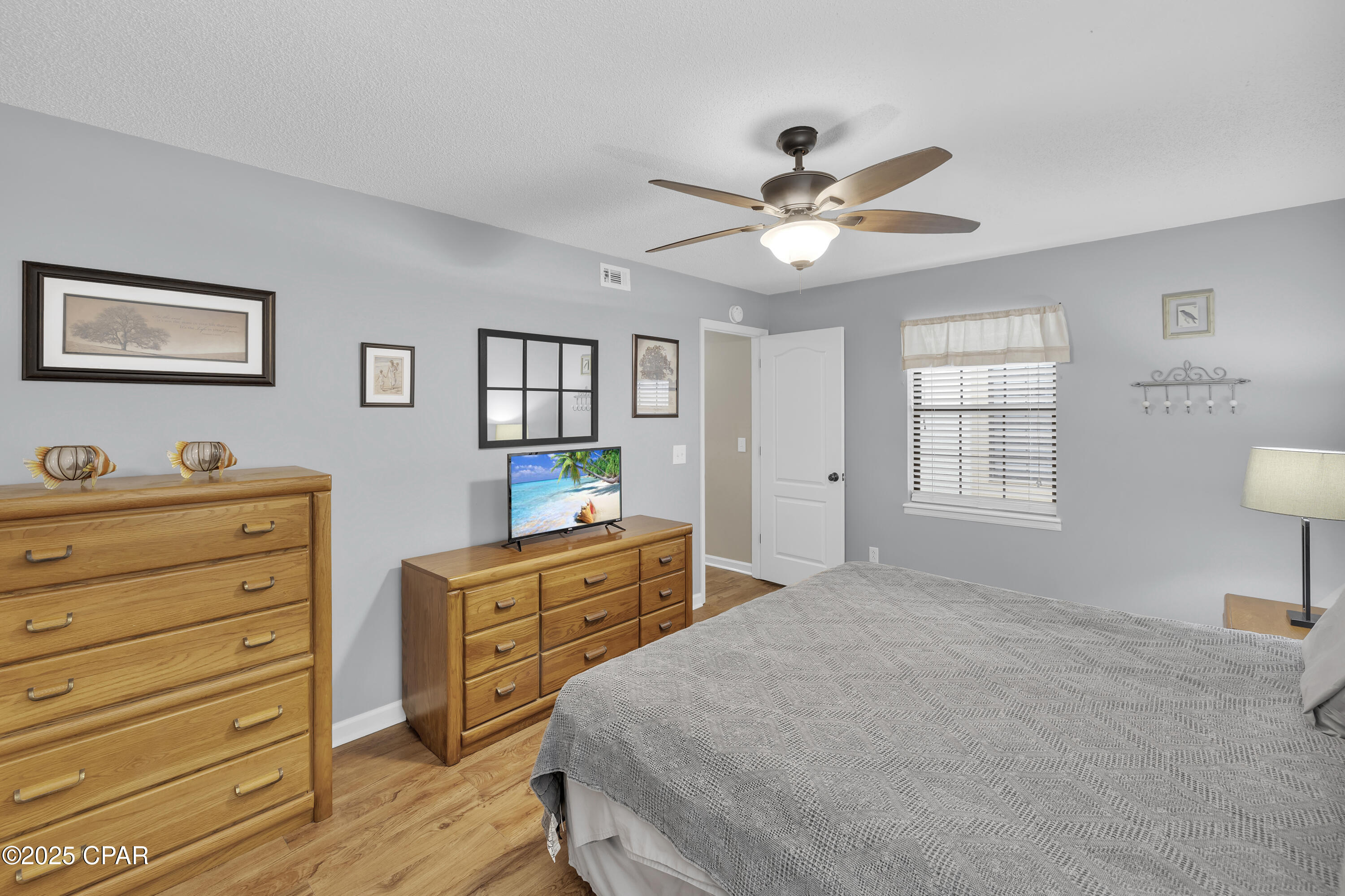 Image 16 For 17462 Front Beach Road 42h