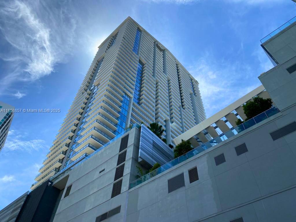 Apartamento à Venda em Miami, FL