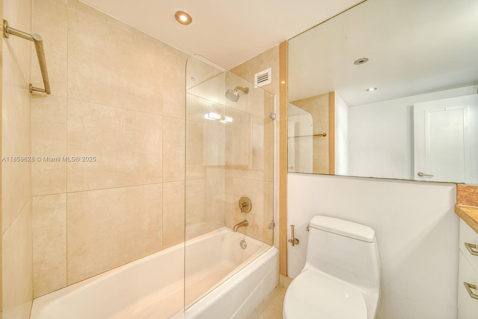 1000 West Ave 1423