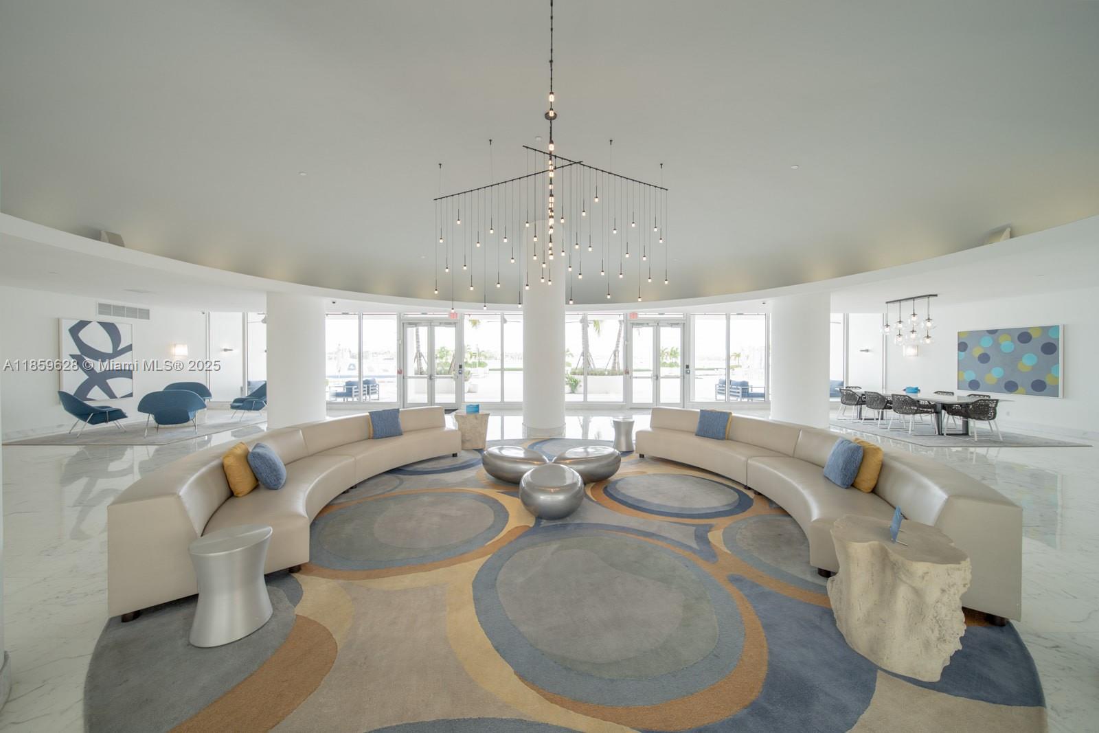 1000 West Ave 1423