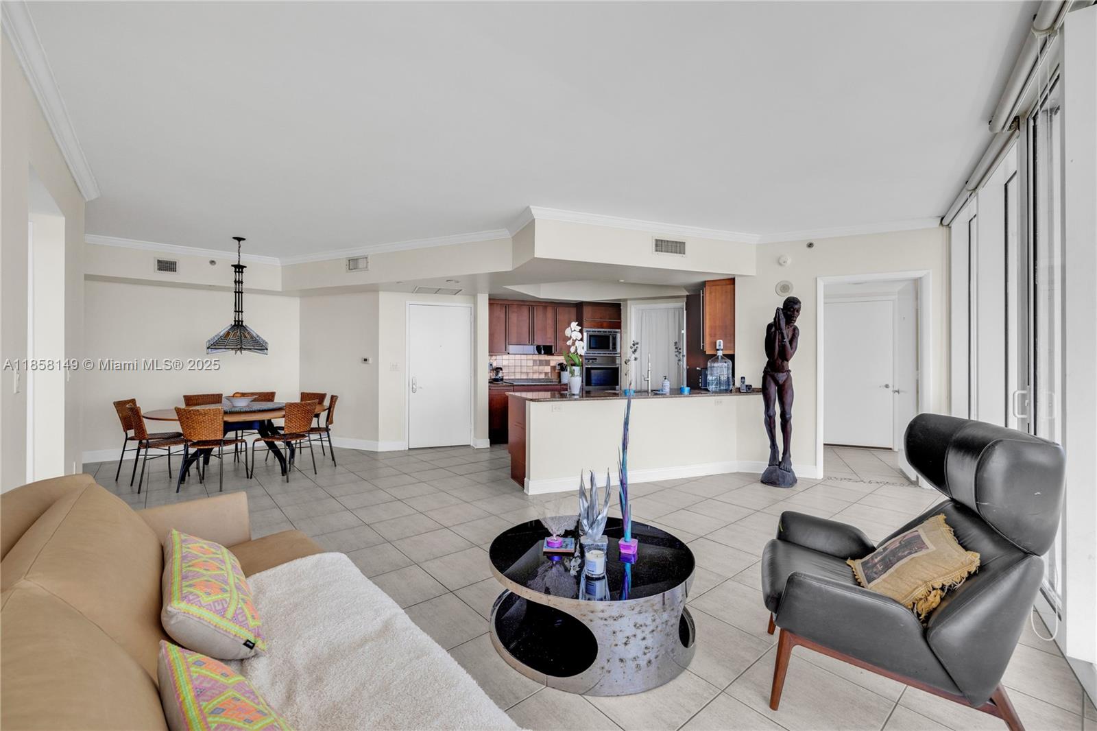 1000 S Pointe Dr #1505, Miami Beach FL 33139