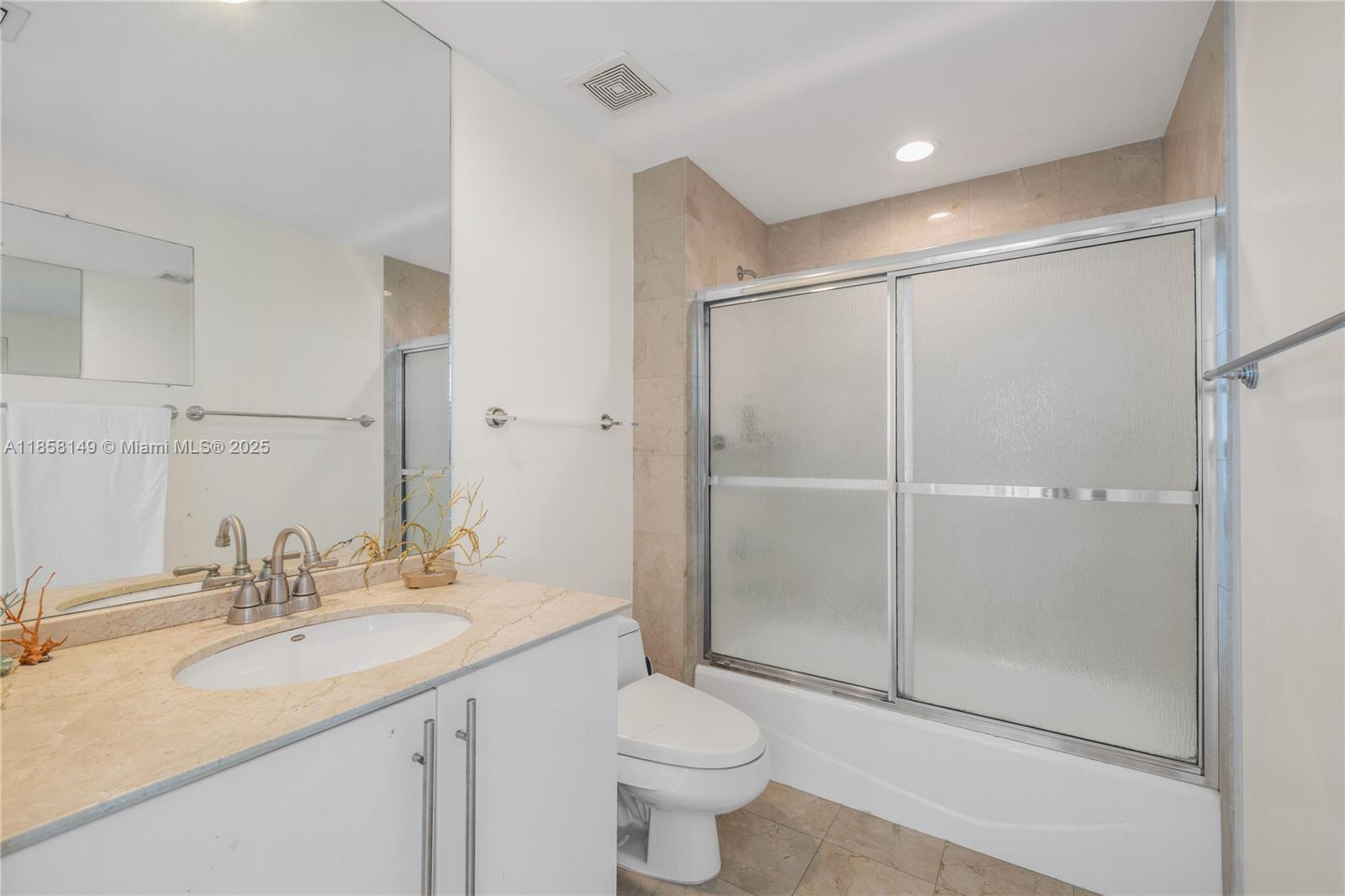 1000 S Pointe Dr #1505, Miami Beach FL 33139
