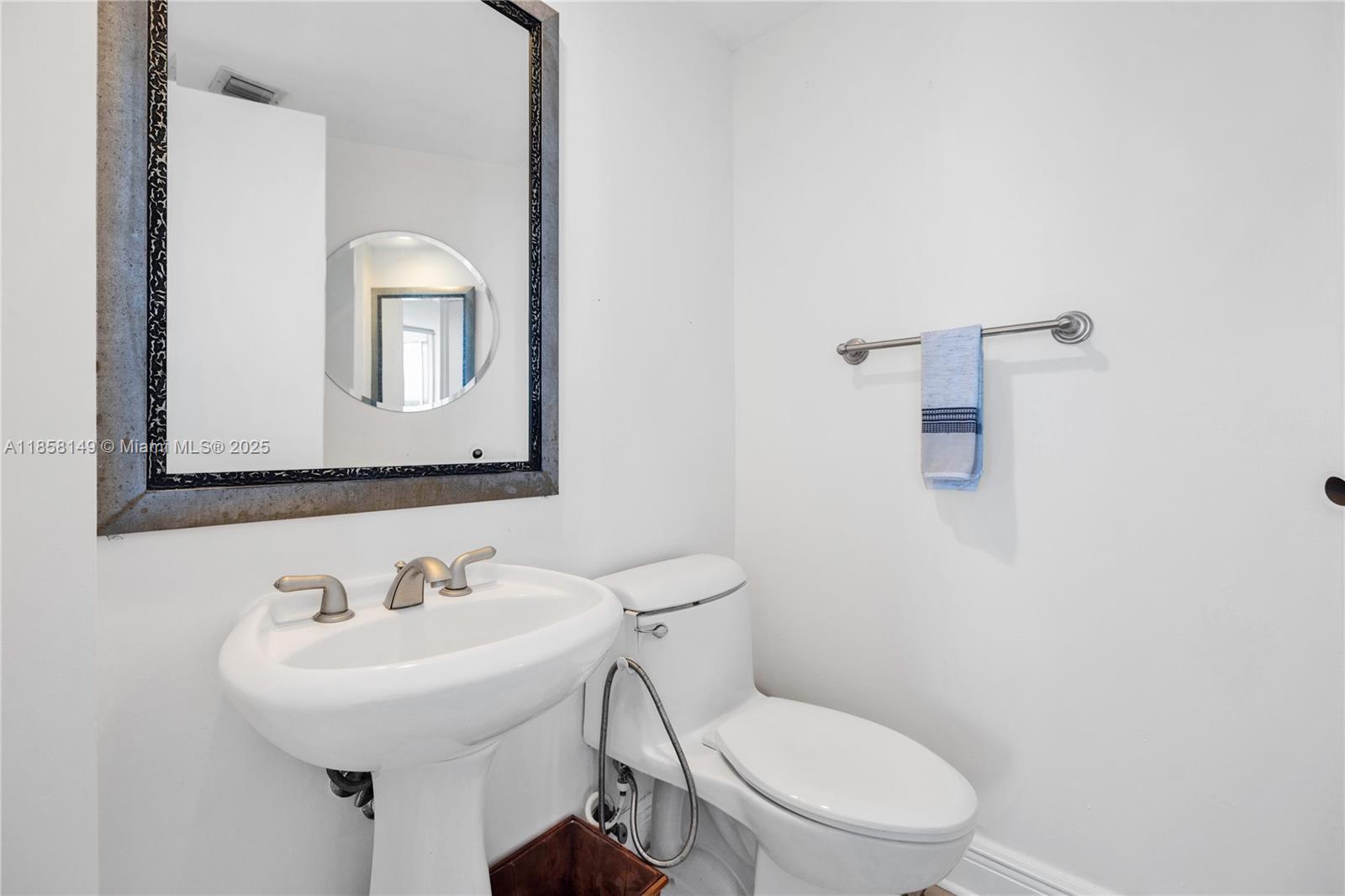 1000 S Pointe Dr #1505, Miami Beach FL 33139