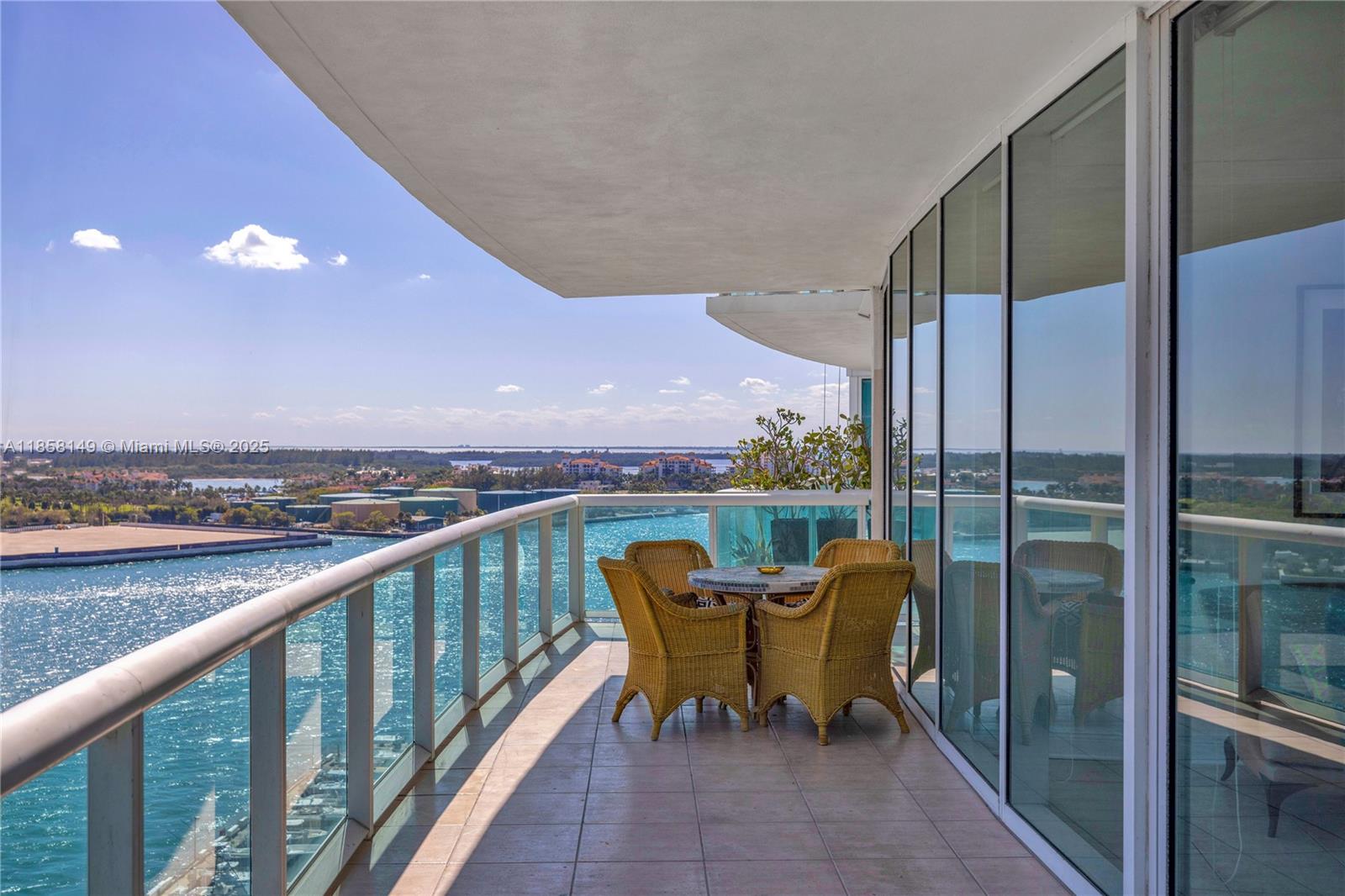 1000 S Pointe Dr #1505, Miami Beach FL 33139