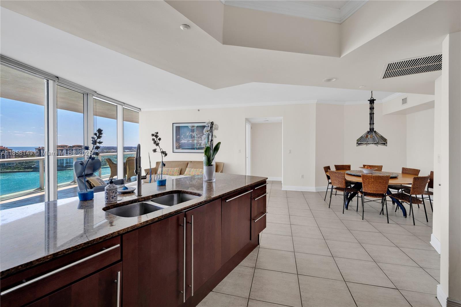 1000 S Pointe Dr #1505, Miami Beach FL 33139