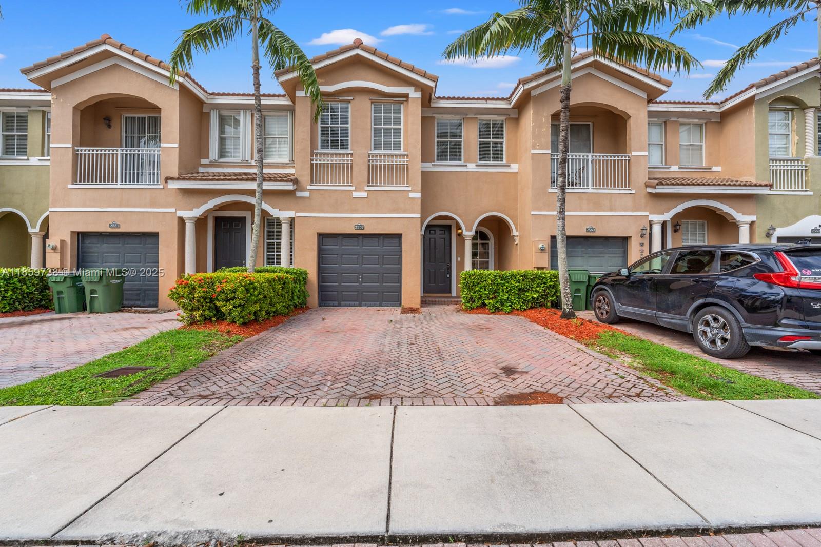 Beautiful, huge 4 bedroom 2.5 bath unit in a gated community with large patio and attached garage. Recently renovated unit – All new kitchens – cabinets, appliances, counter tops, backsplash, fixtures & lighting throughout, bathroom vanities. Unit contains a brand new AC unit, storage room, walk in closets and community amenities include pool, clubhouse with gym and BBQ area. Kitchen has nice dark brown cabinets with a black on black appliance package.

No HOA approvals required, some of the lowest HOA fees in the area which also include cable & internet.  Unlike many smaller townhomes in the area, our floor plans are spacious and give off the feel of a true home.