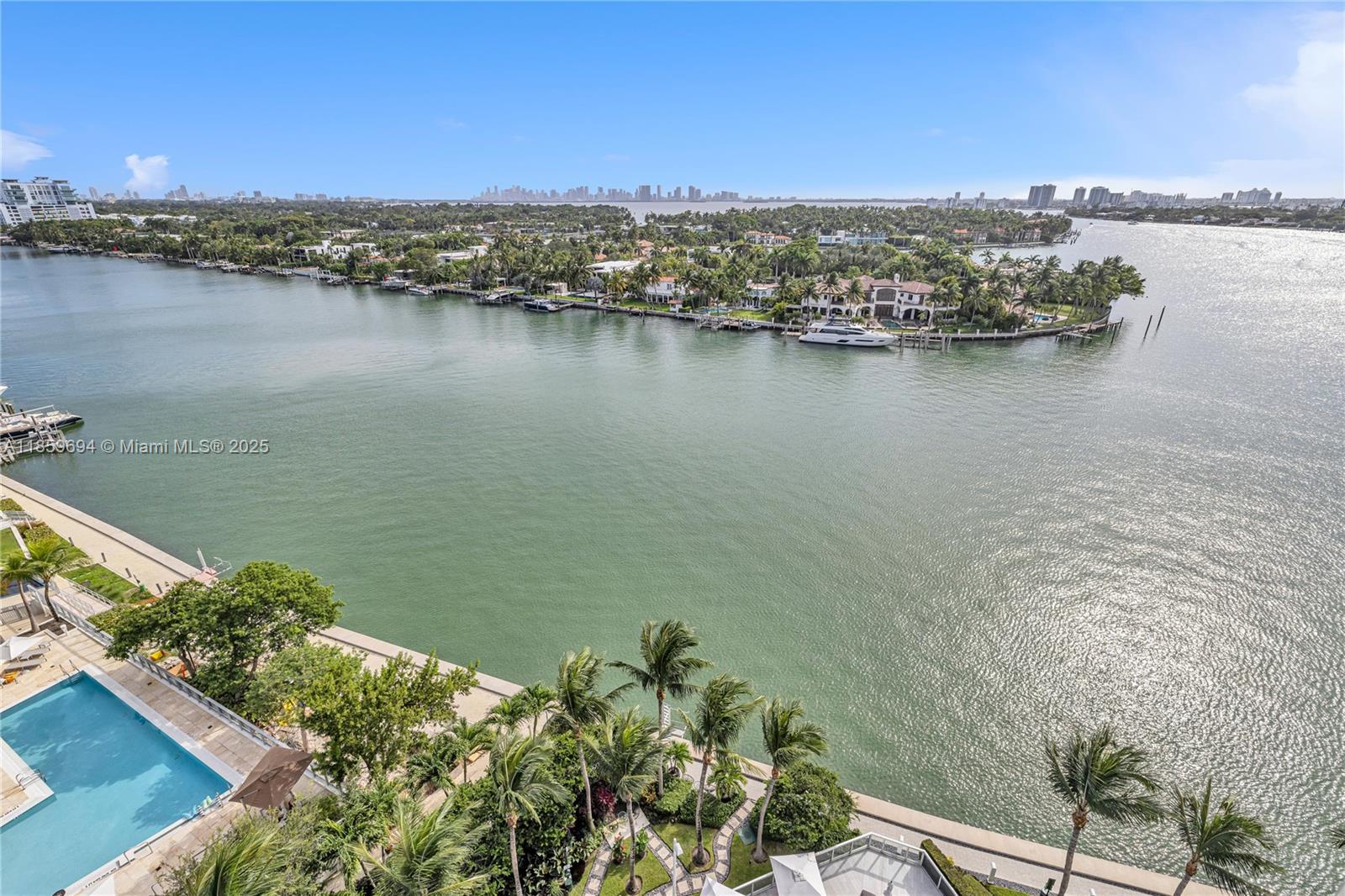 Apartamento à Venda em Miami Beach, FL