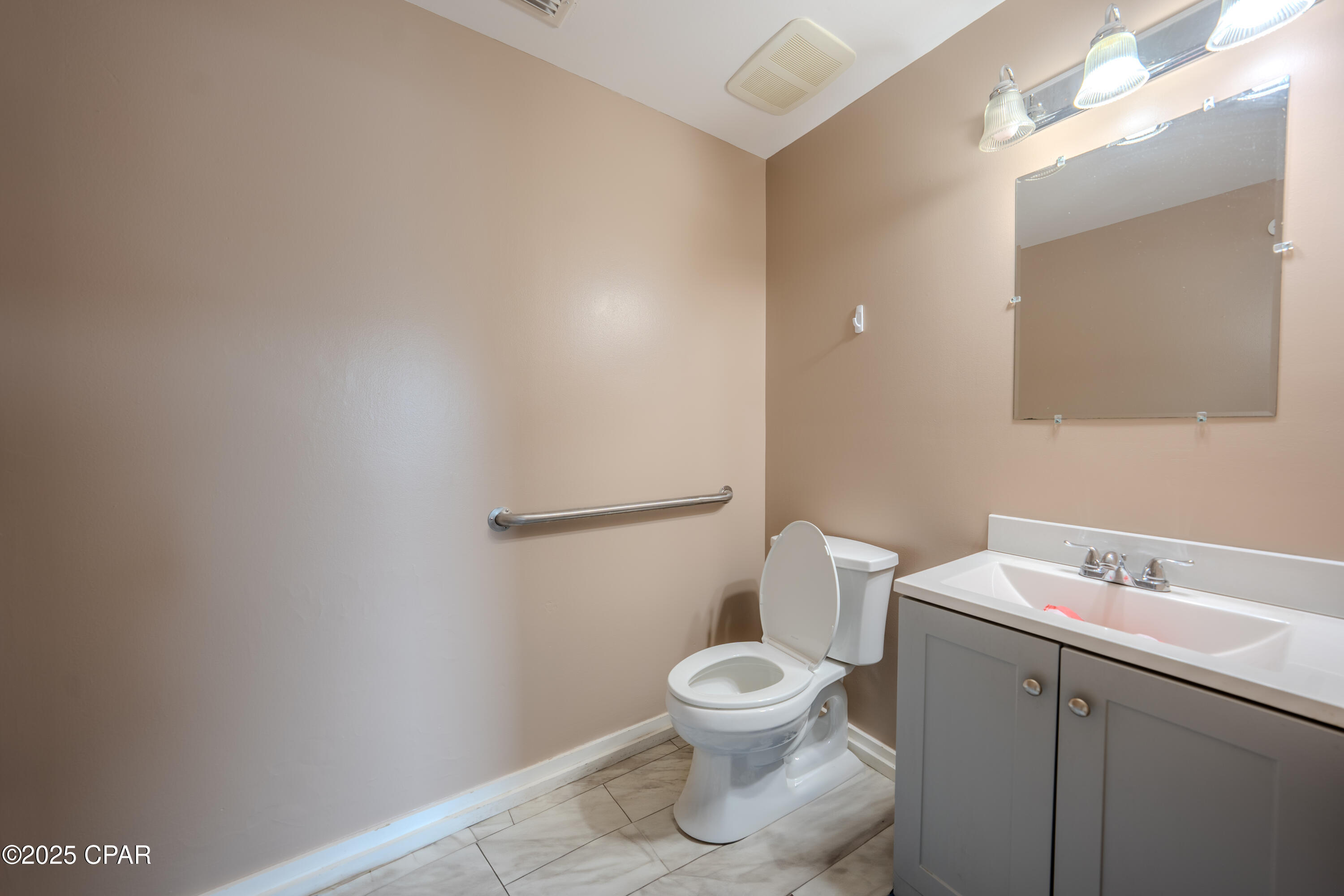 Image 15 For 757 Jenks Avenue