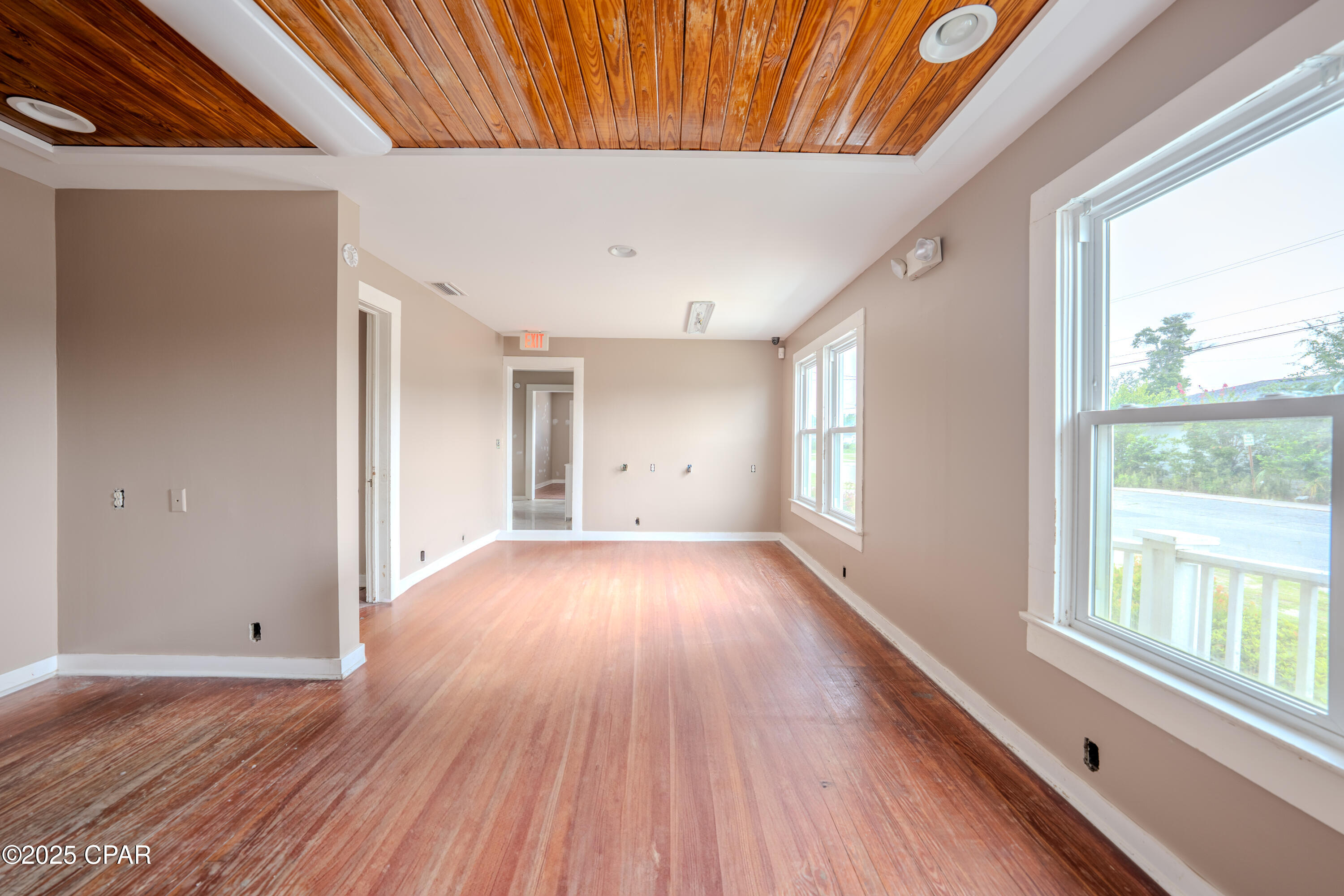 Image 19 For 757 Jenks Avenue