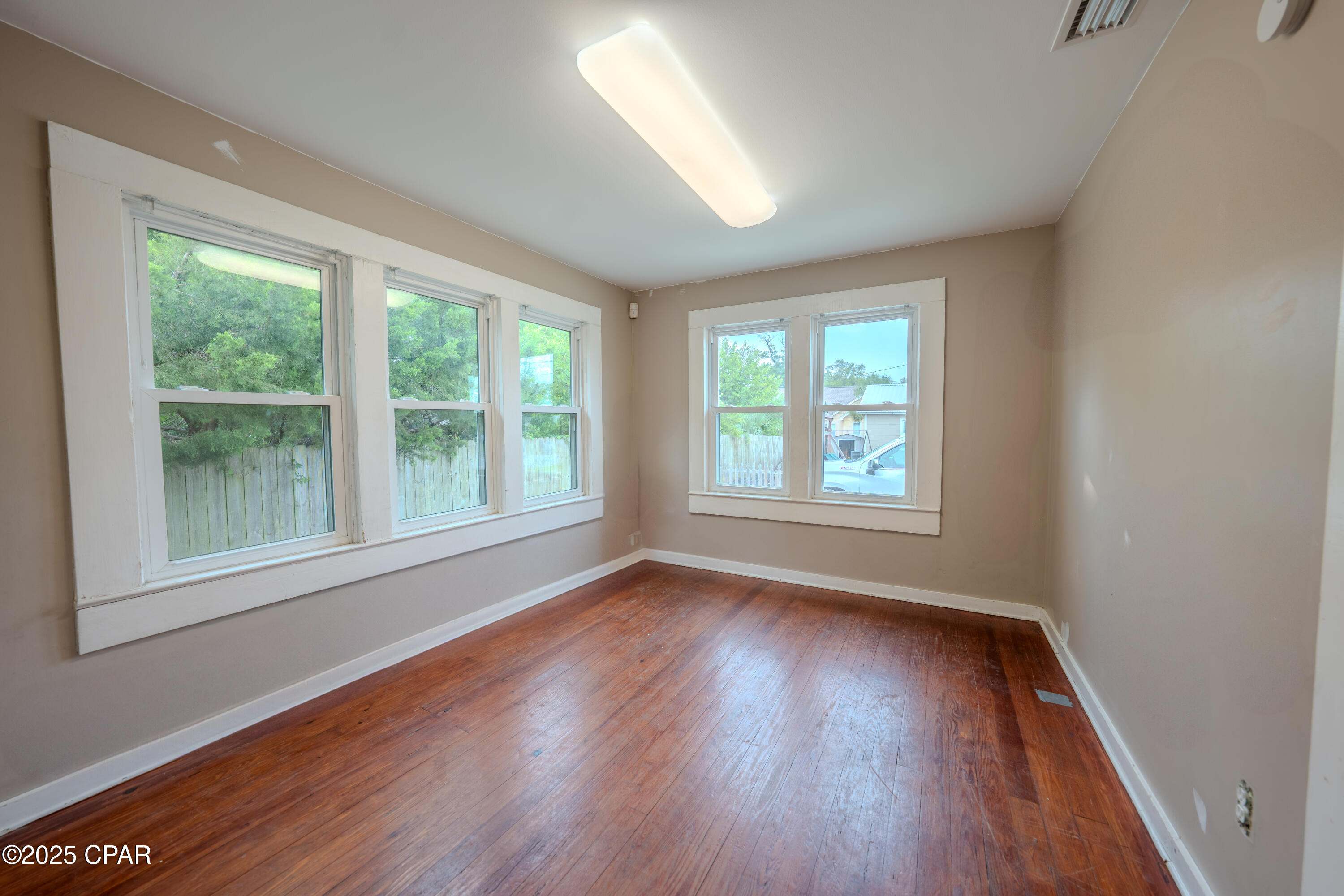 Image 23 For 757 Jenks Avenue