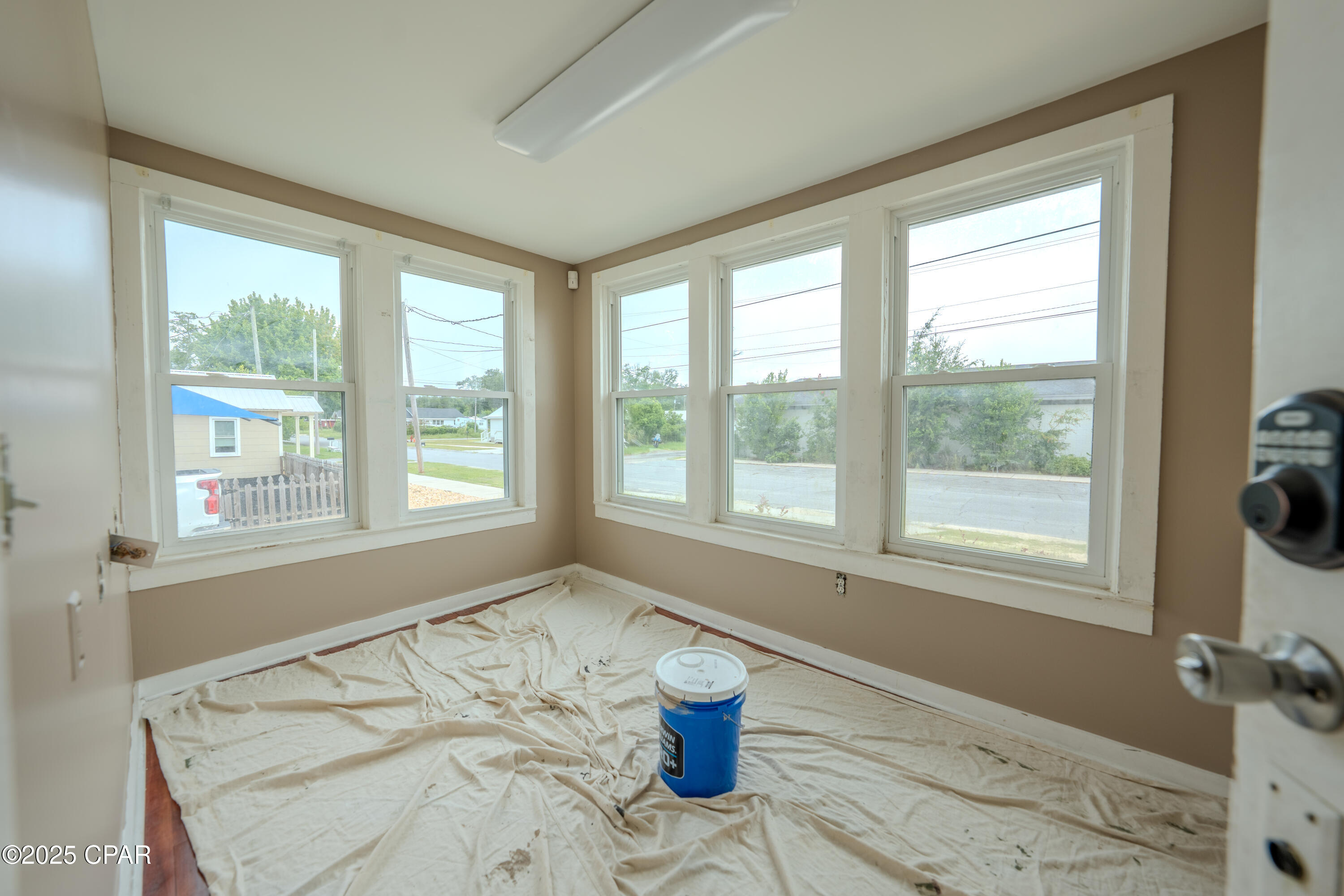 Image 9 For 757 Jenks Avenue