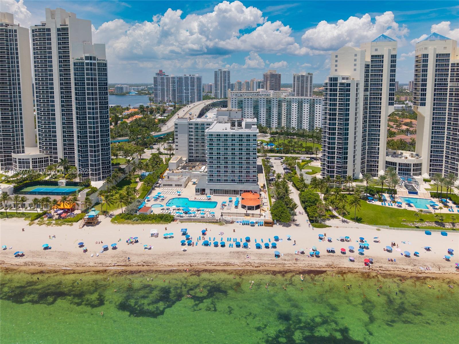 19201 Collins Ave 822
