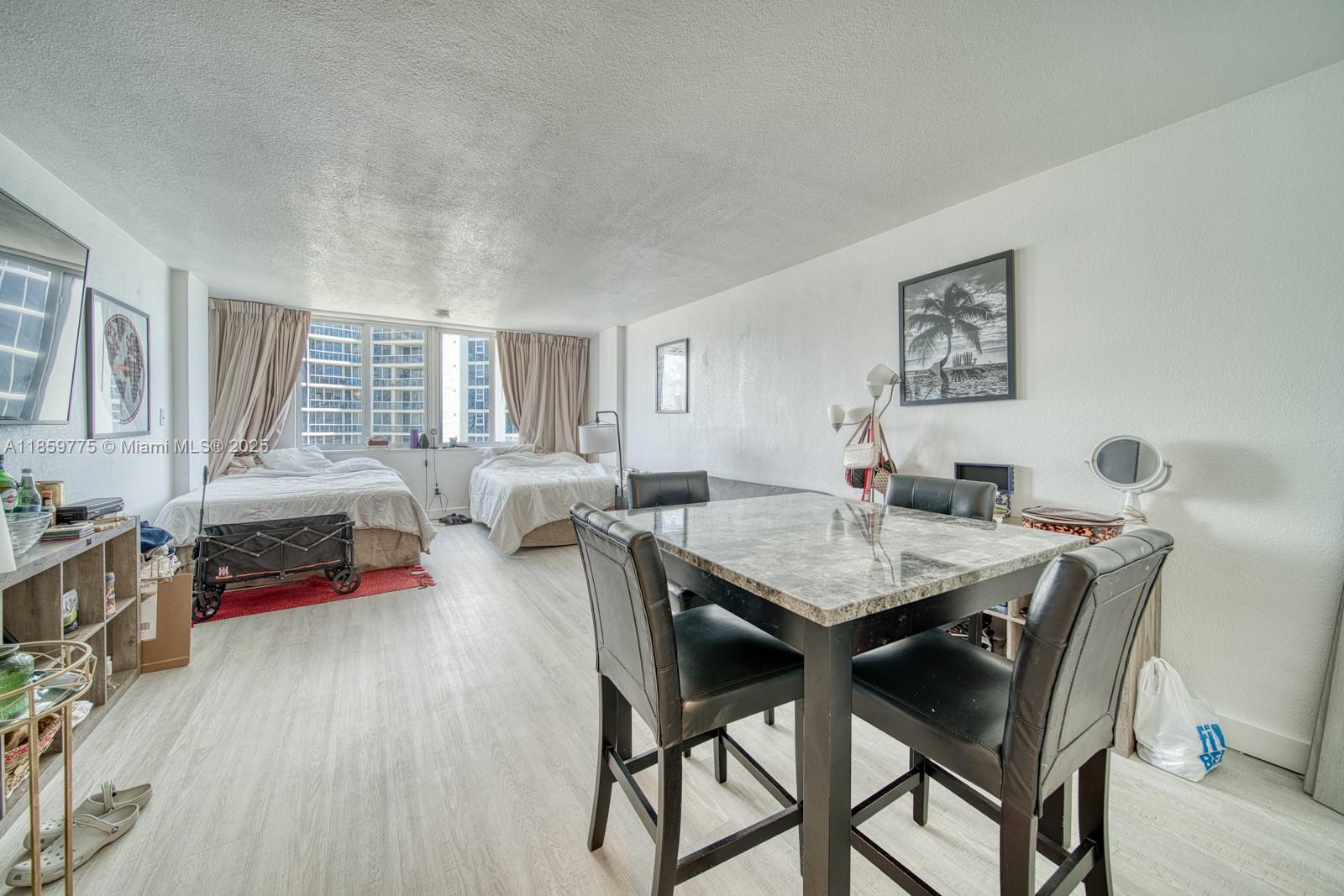 19201 Collins Ave 822