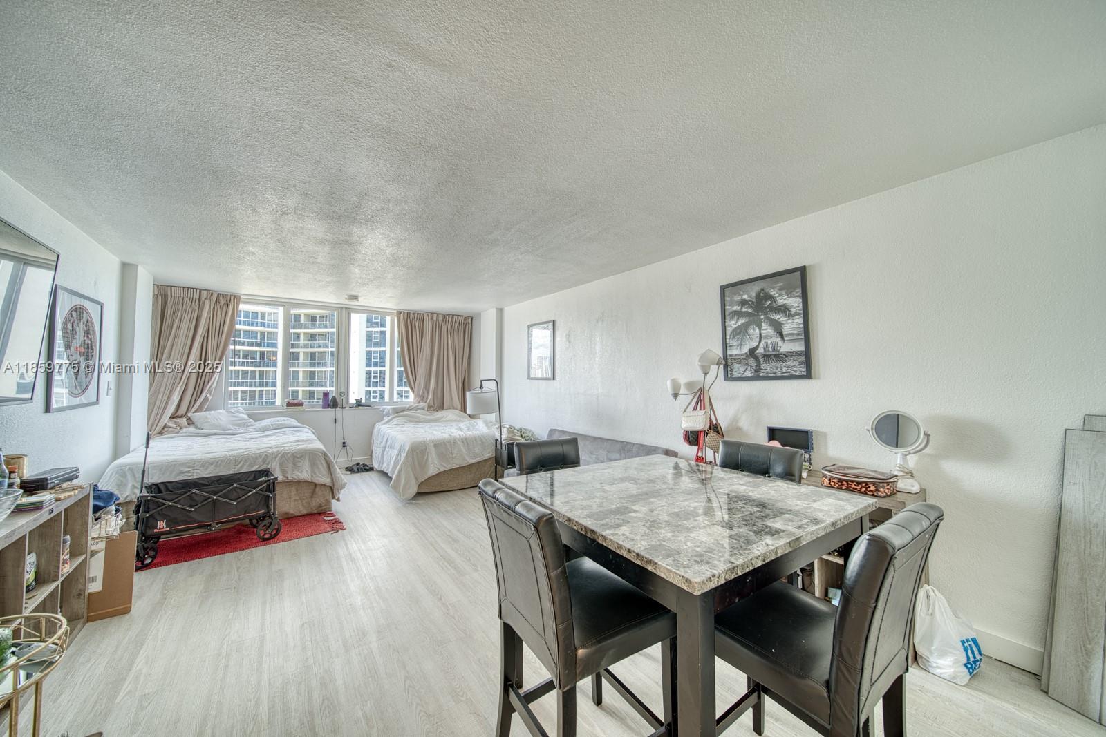 19201 Collins Ave 822