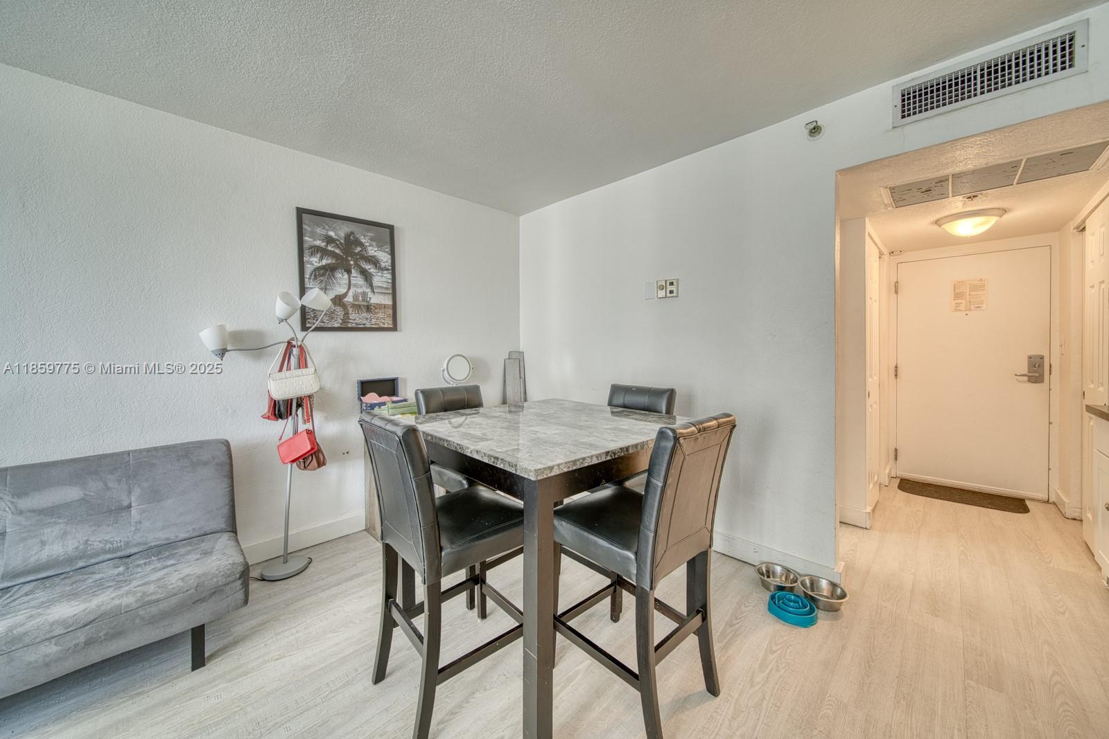 19201 Collins Ave 822