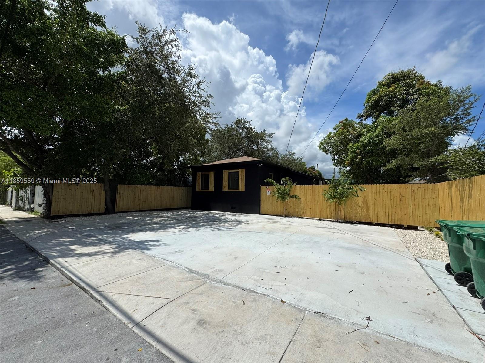 Property photo # 9