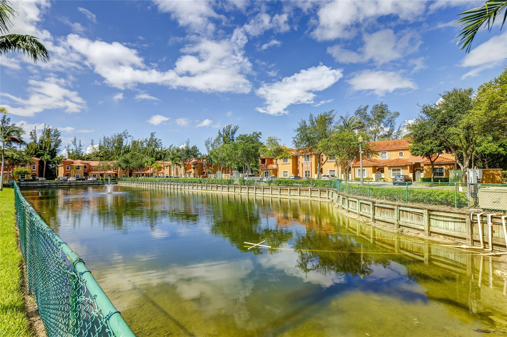 4957 WHITE MANGROVE Way 4957, Dania Beach, FL 33312