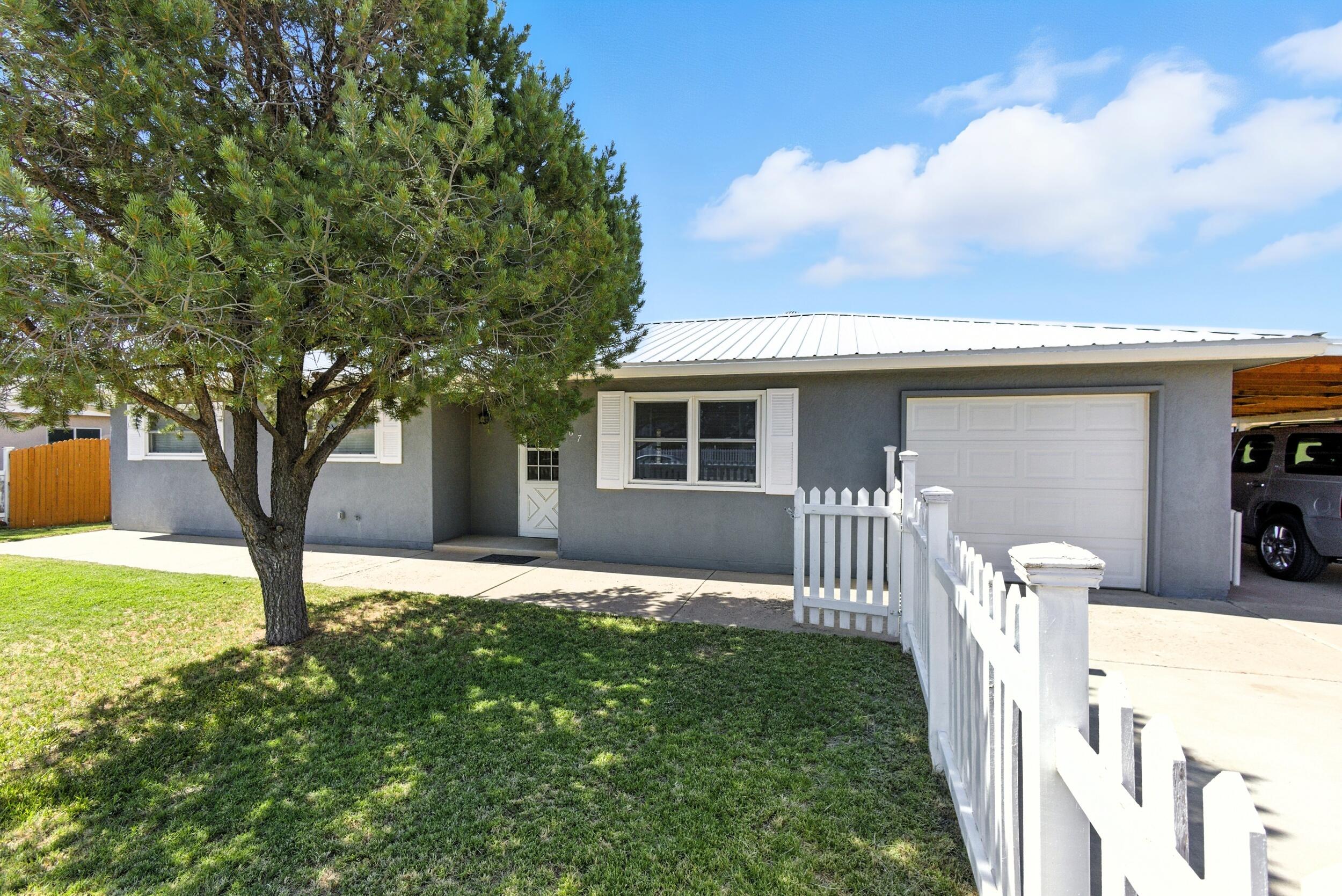 Homes for sale in Los Lunas, NM | 367 Teles St Sw, Los Lunas, NM 87031 | MLS# 1089757