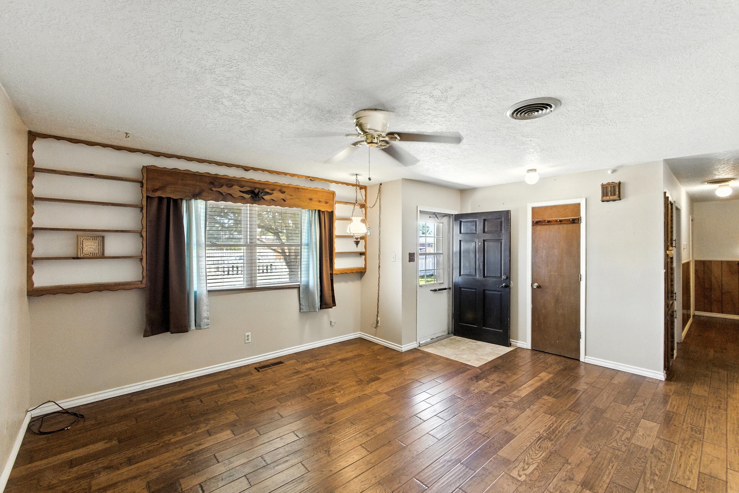 Homes for sale in Los Lunas, NM | 367 Teles St Sw, Los Lunas, NM 87031 | MLS# 1089757