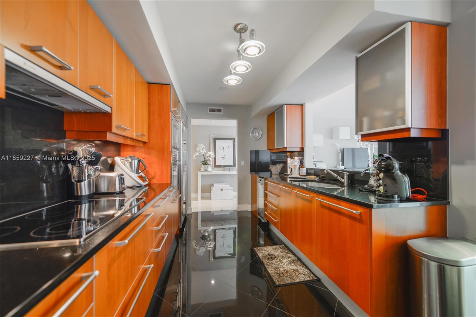 1331 Brickell Bay Dr #811, Miami FL 33131
