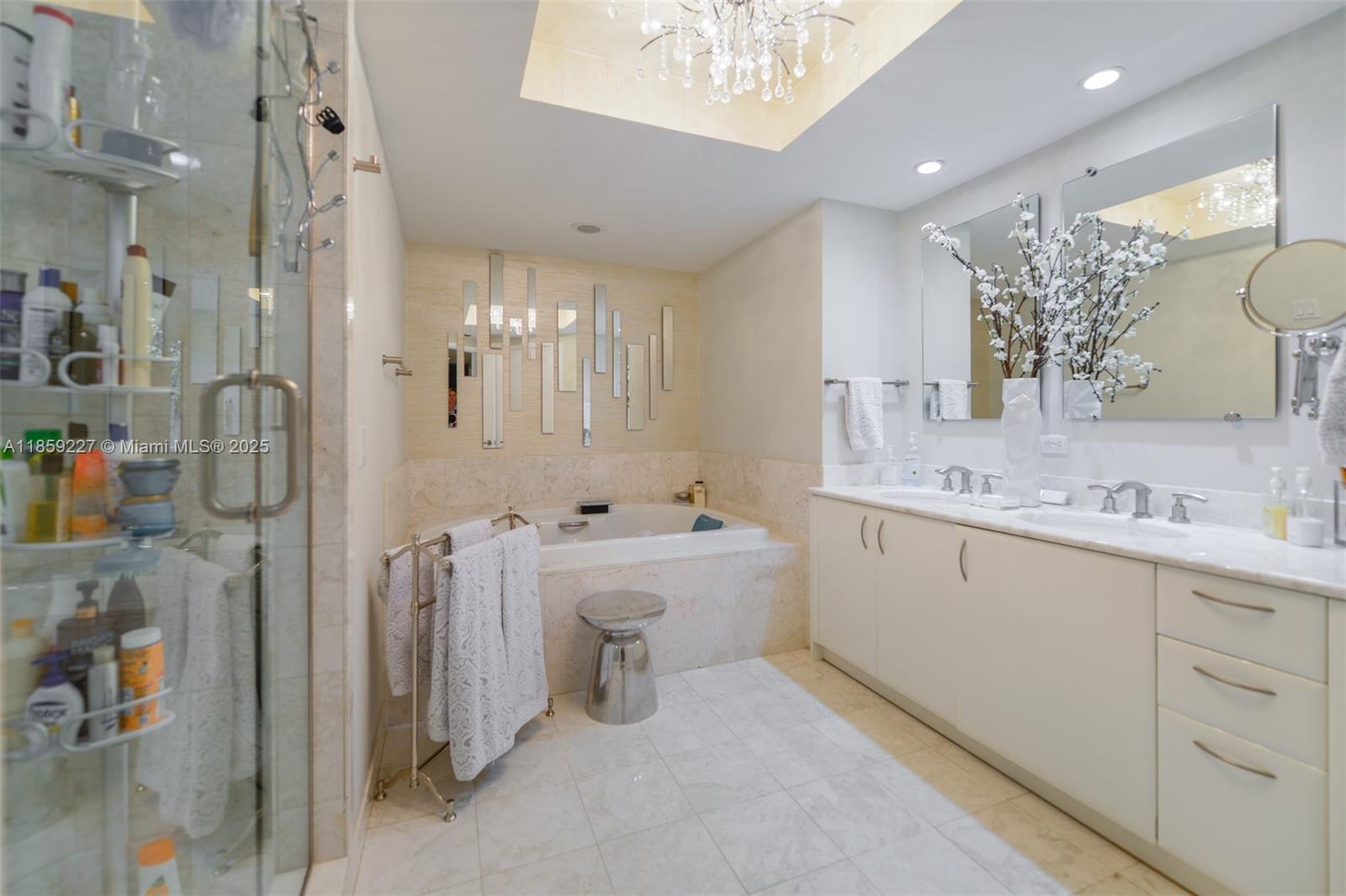 1331 Brickell Bay Dr #811, Miami FL 33131