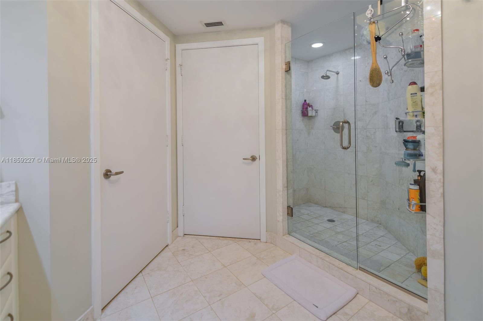 1331 Brickell Bay Dr #811, Miami FL 33131