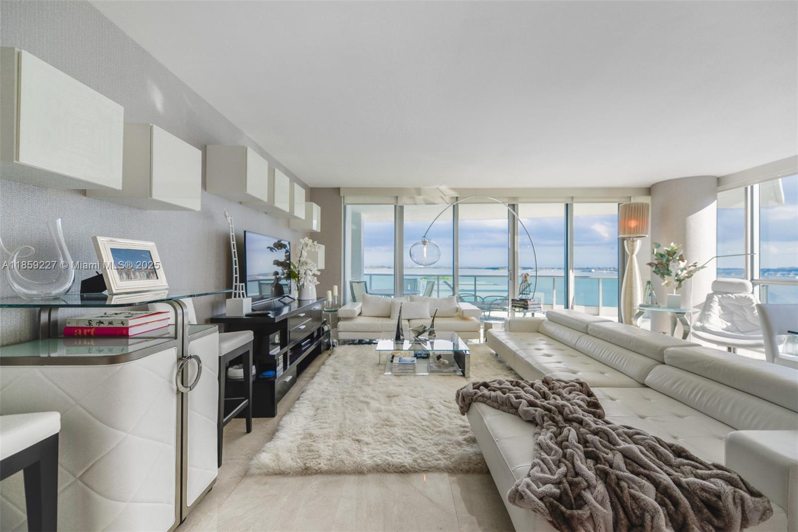 1331 Brickell Bay Dr #811, Miami FL 33131