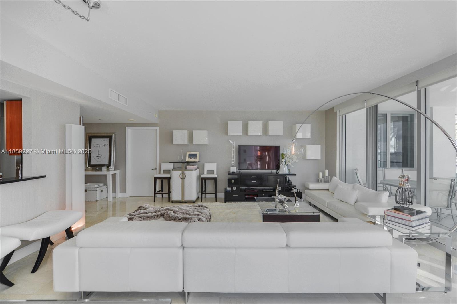 1331 Brickell Bay Dr #811, Miami FL 33131
