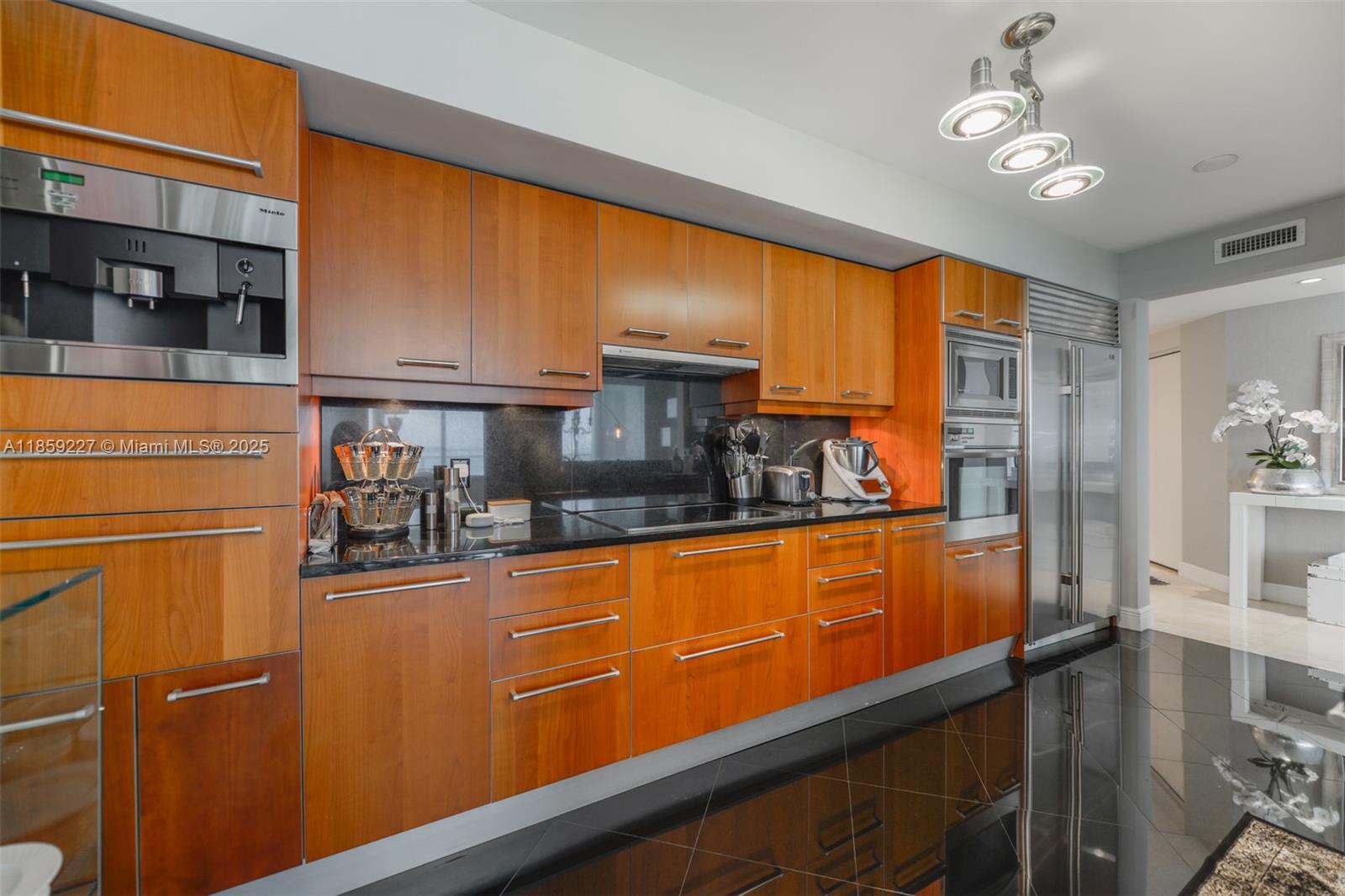 1331 Brickell Bay Dr #811, Miami FL 33131