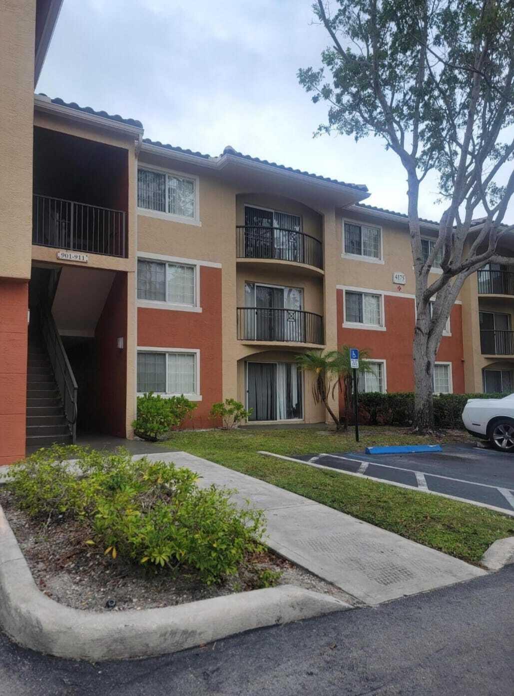4175 N Haverhill Road Unit 907, West Palm Beach, Florida 33417