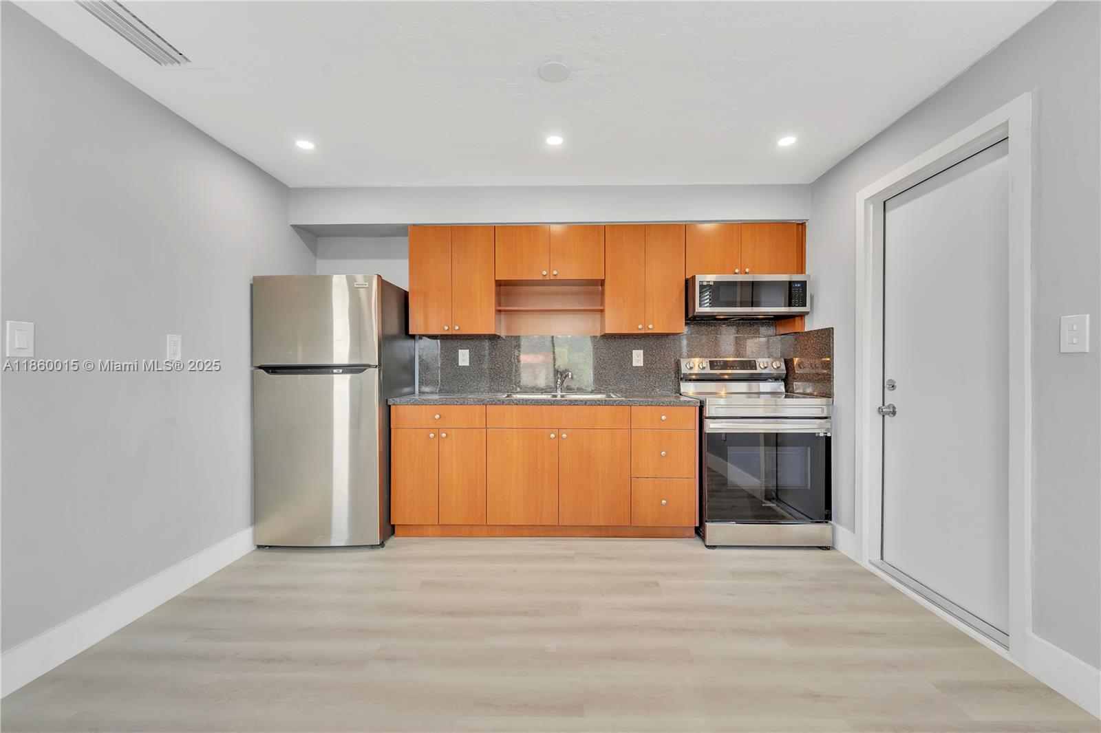 Property photo # 8