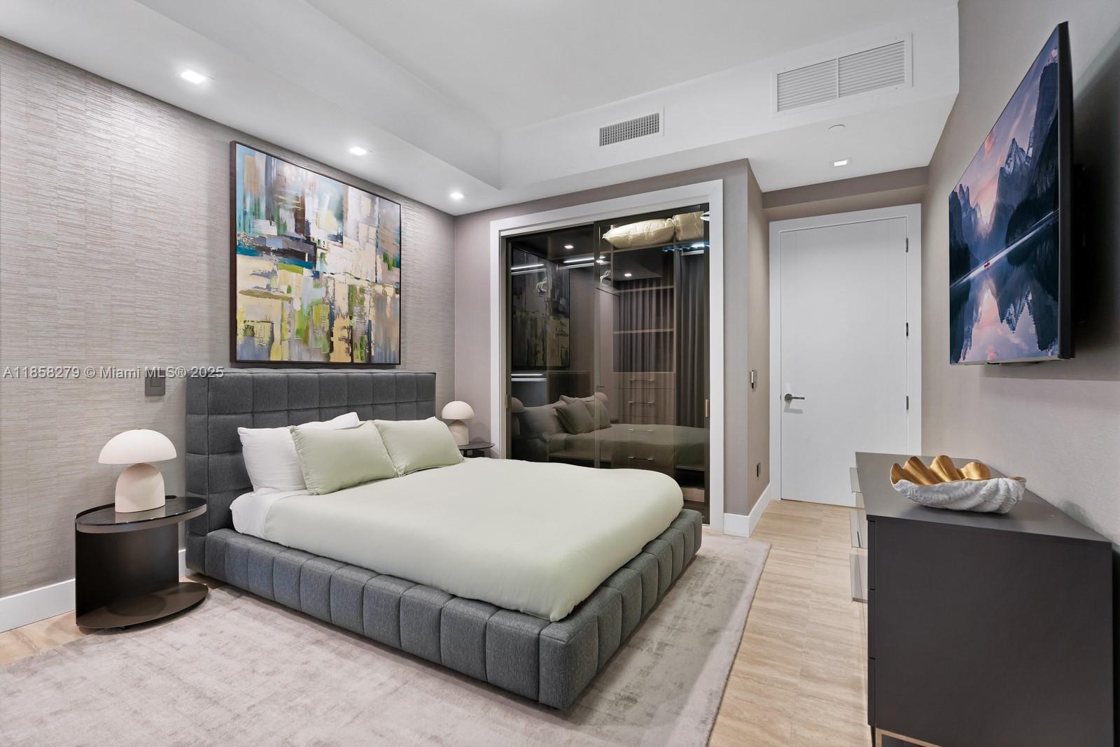 18501 Collins Ave 1401/02