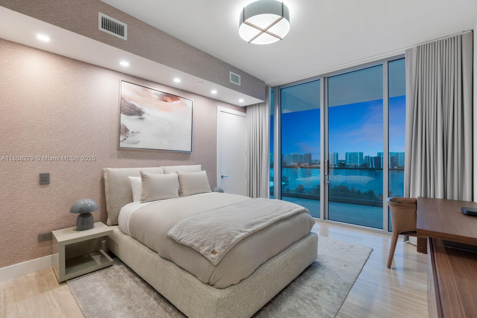 18501 Collins Ave 1401/02