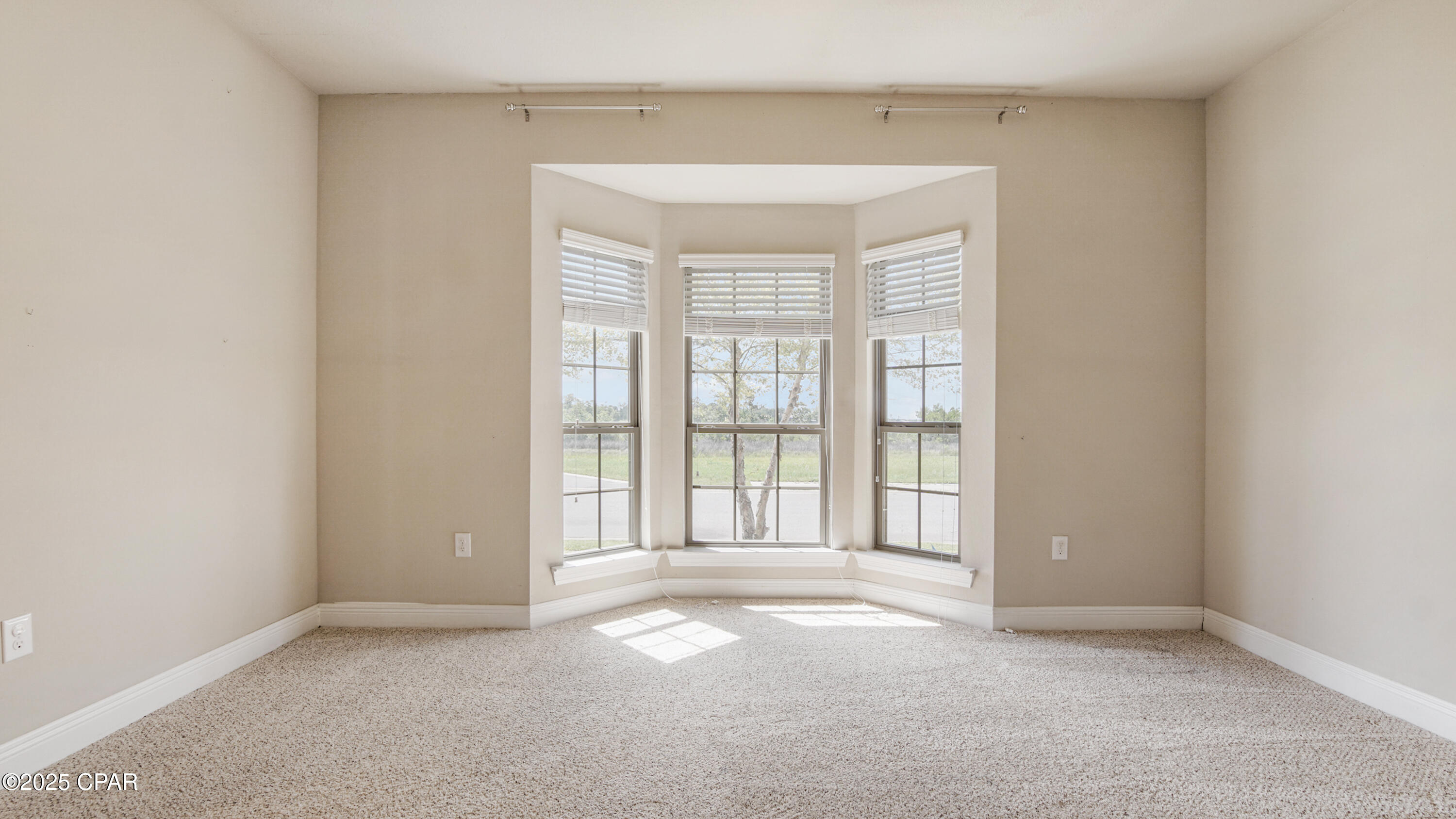 Image 23 For 221 Shoreview Drive