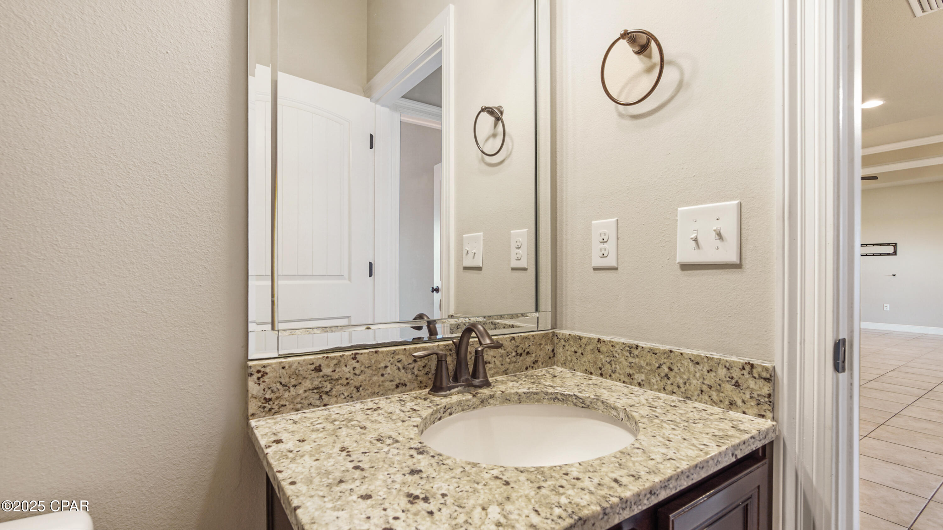 Image 46 For 221 Shoreview Drive